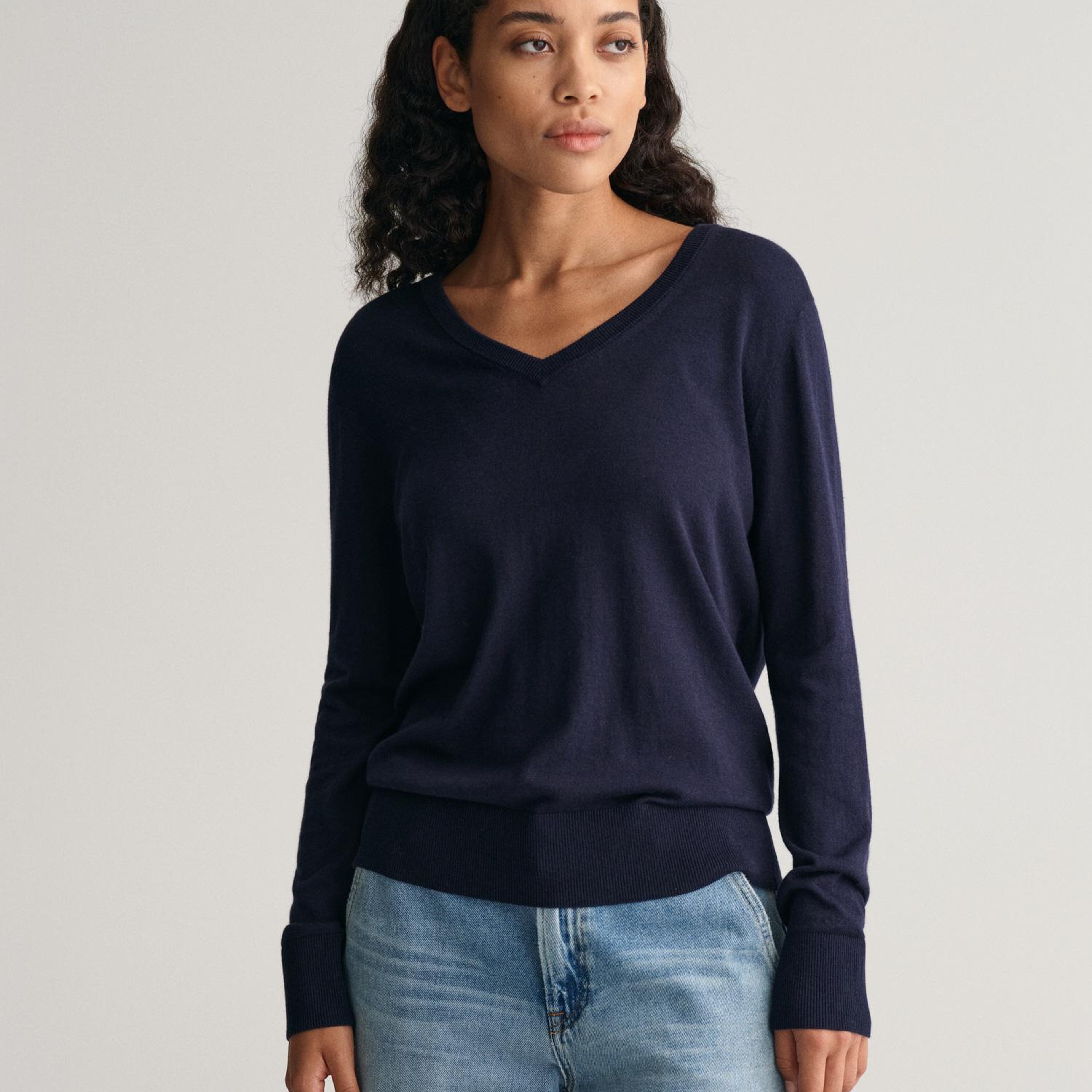 GANT Kadın Lacivert Regular Fit V Yaka Kazak