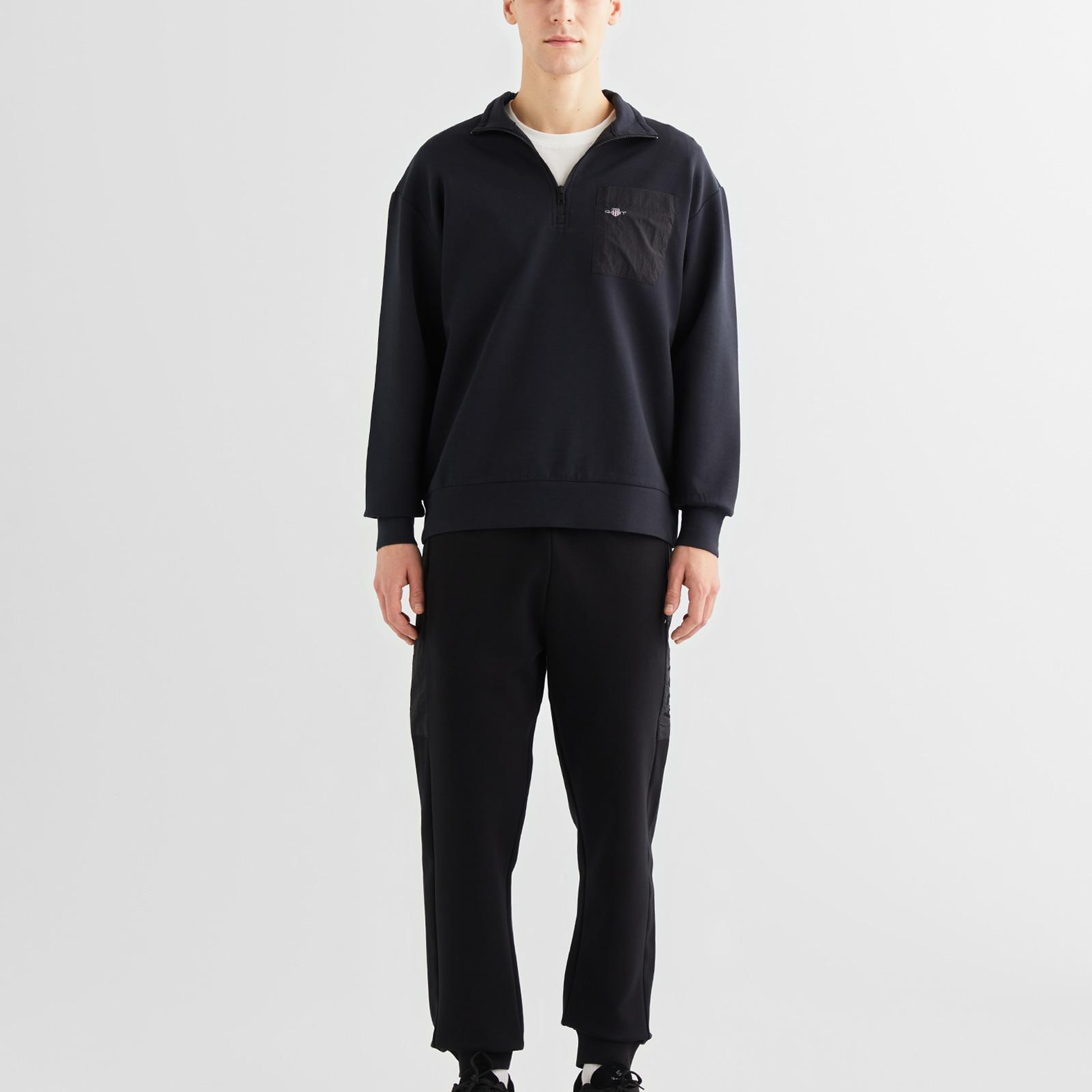 GANT Erkek Siyah Relaxed Fit Yarım Fermuarlı Sweatshirt