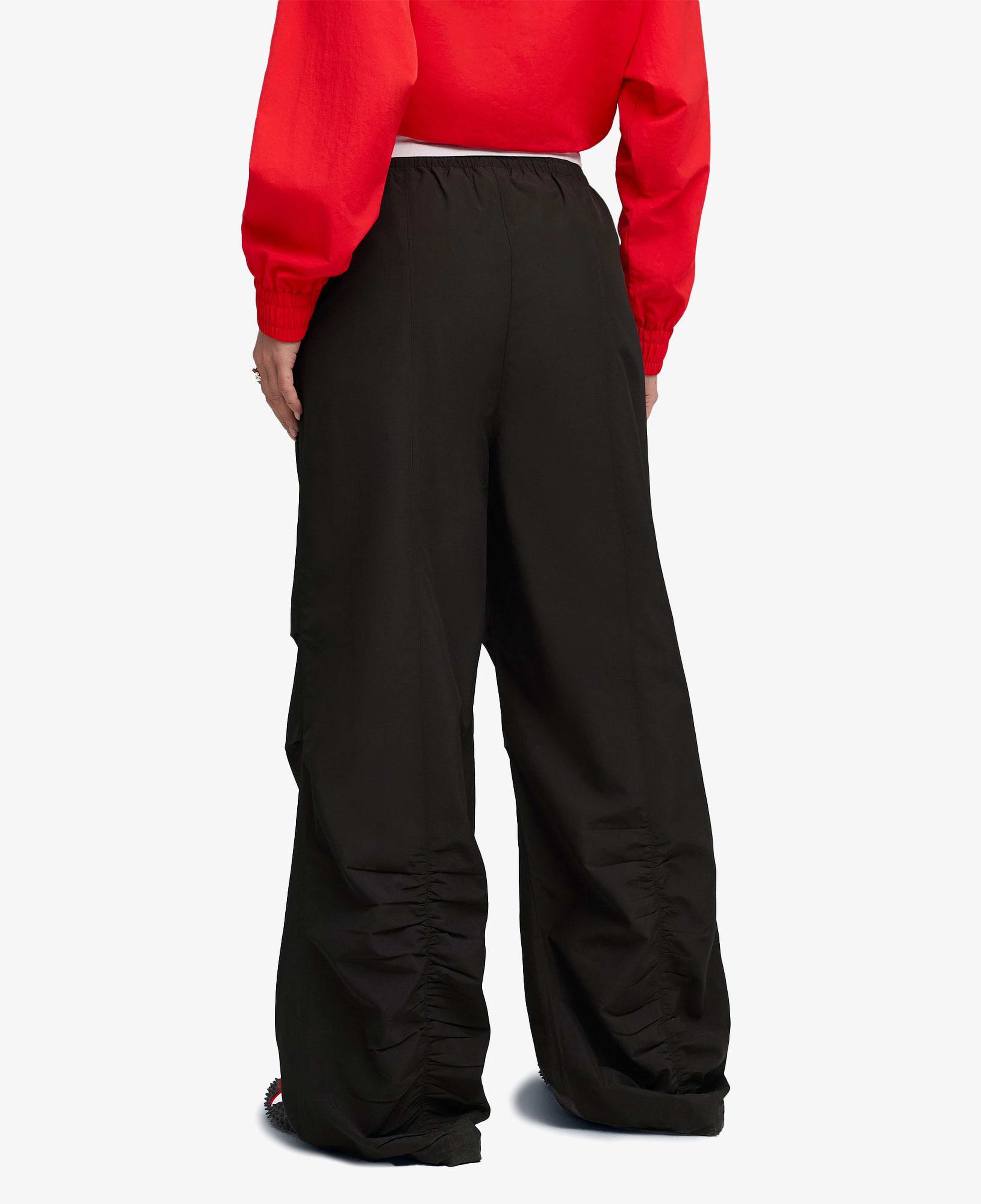 Puma Wardrobe Essentials Parachute Kadın Siyah Pantolon