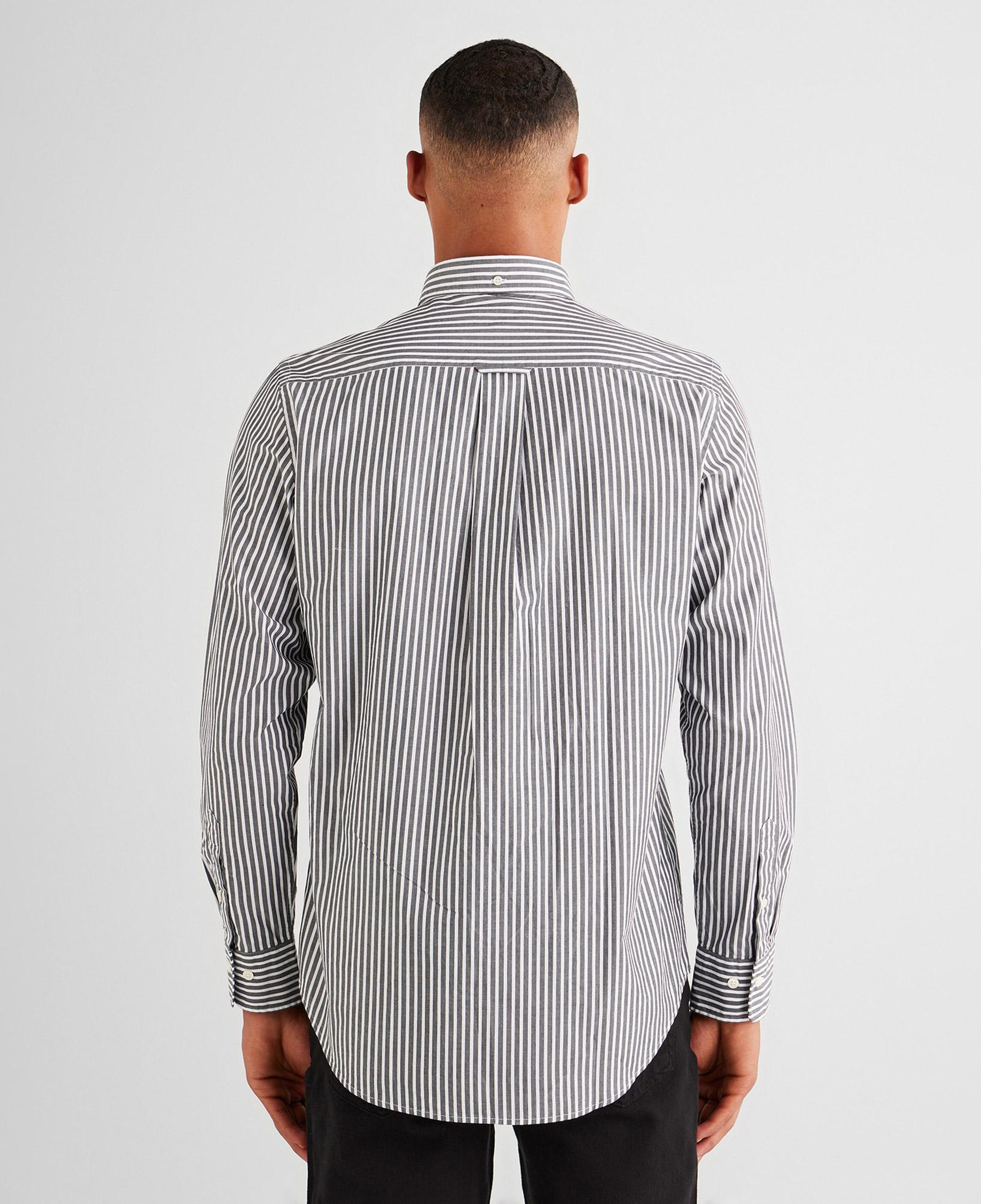 GANT Erkek Siyah Regular Fit Düğmeli Yaka Çizgili Poplin Gömlek