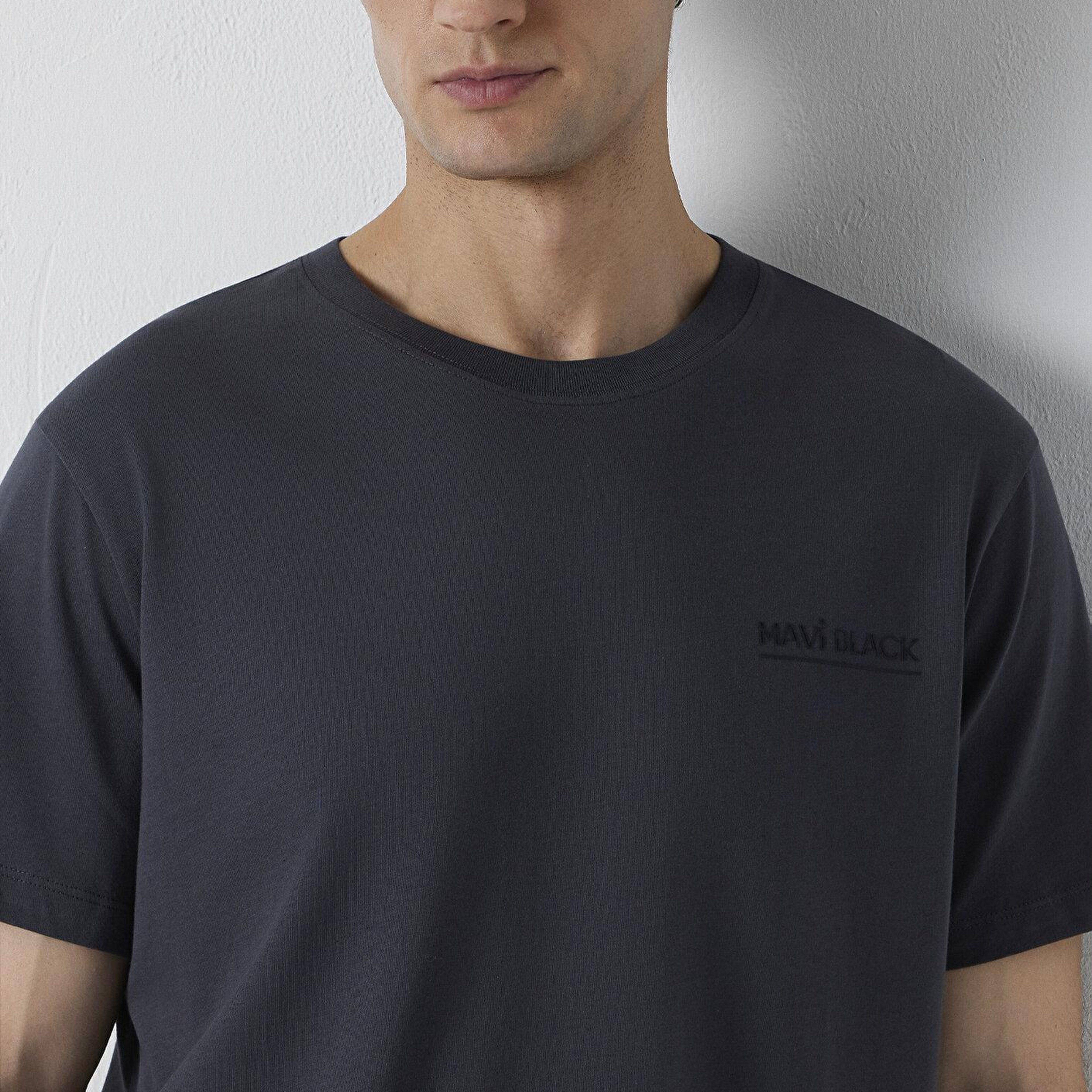 Mavi Mavi Black Antrasit Tişört Regular Fit / Normal Kesim 0613533-70087