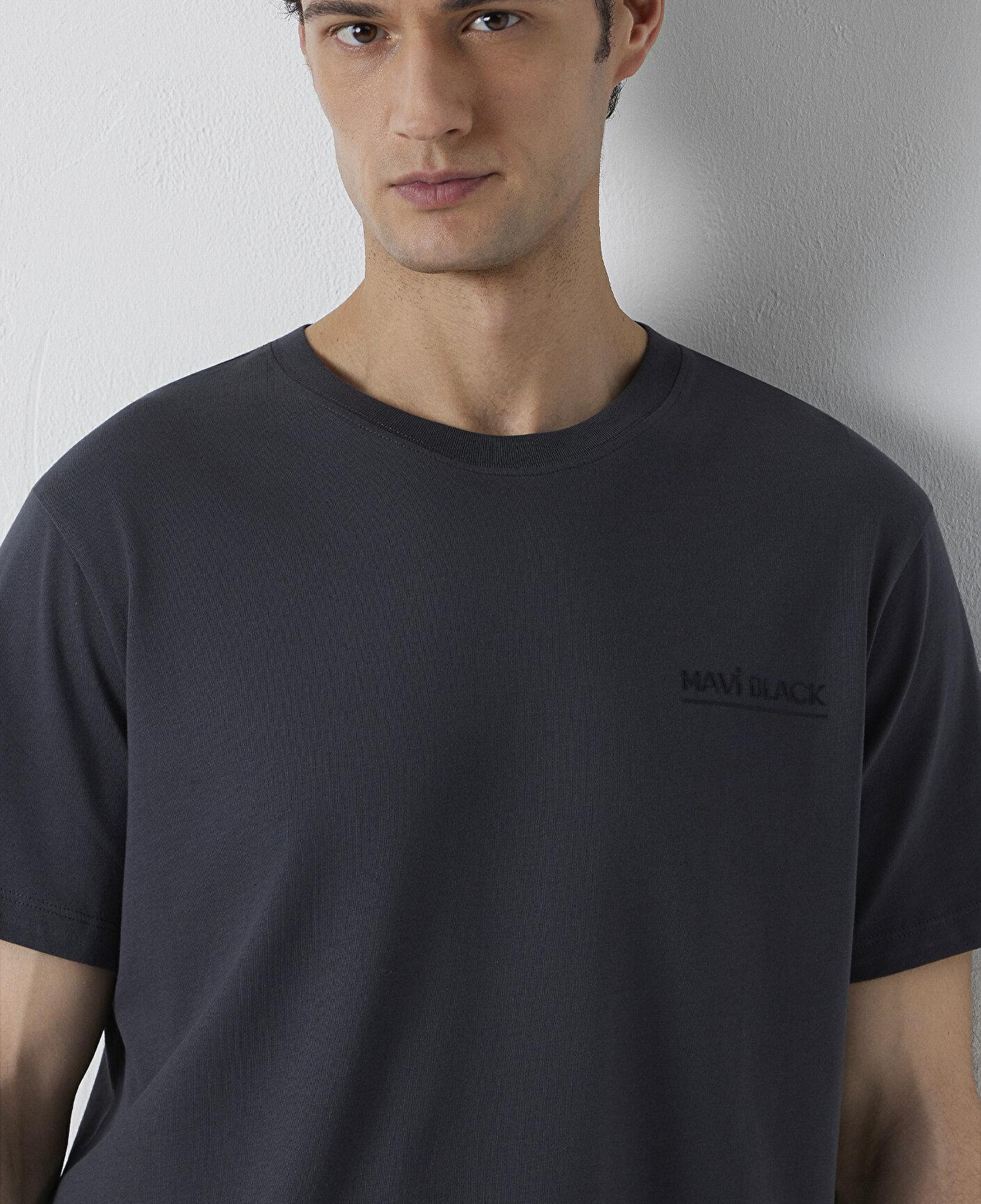 Mavi Mavi Black Antrasit Tişört Regular Fit / Normal Kesim 0613533-70087