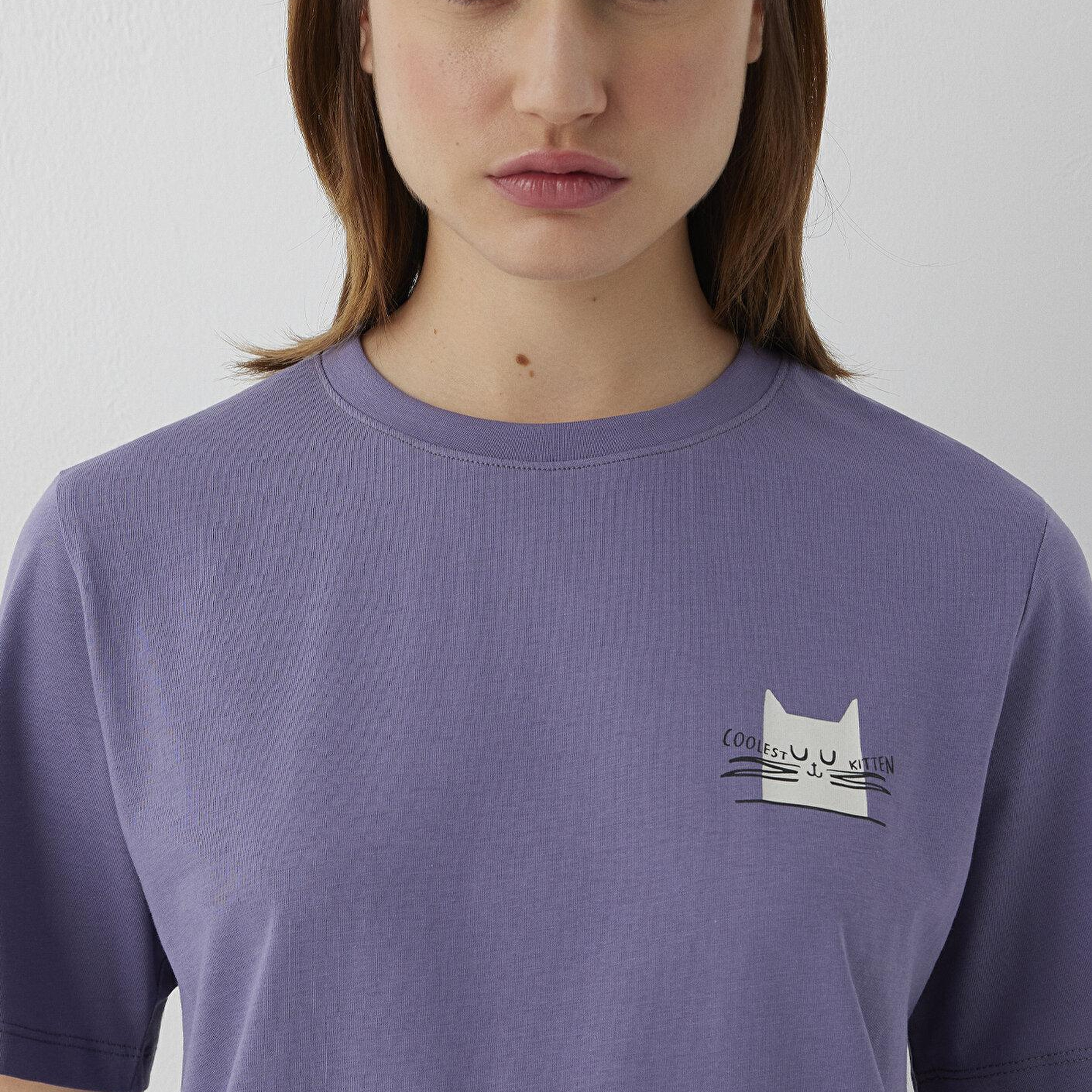 Mavi Kedi Baskılı Mor Tişört Regular Fit / Normal Kesim 1614140-70608