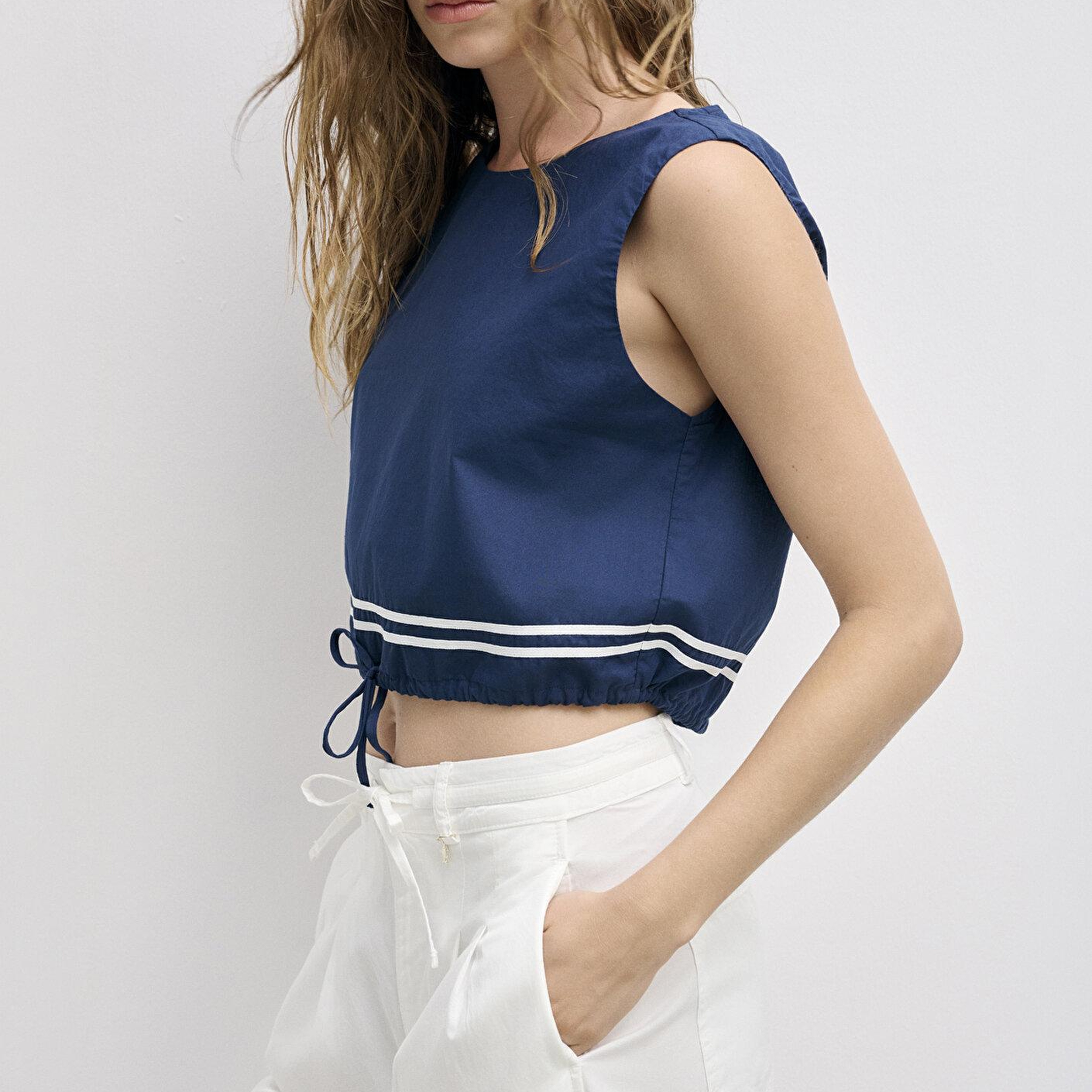 Mavi Bağcık Detaylı Lacivert Crop Bluz 1211602-70488