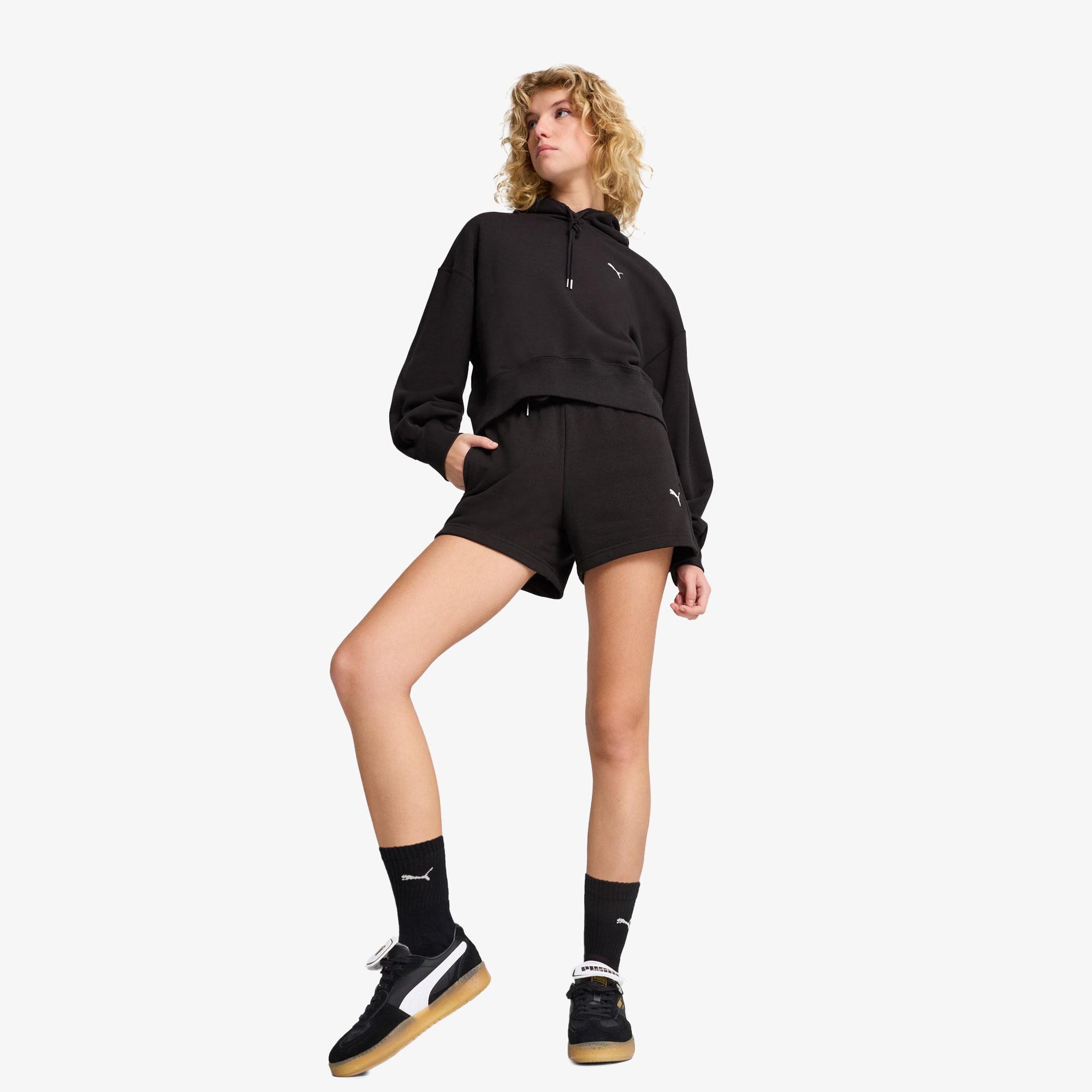 Puma Wardrobe Essentials Relaxed Kadın Siyah Sweatshirt