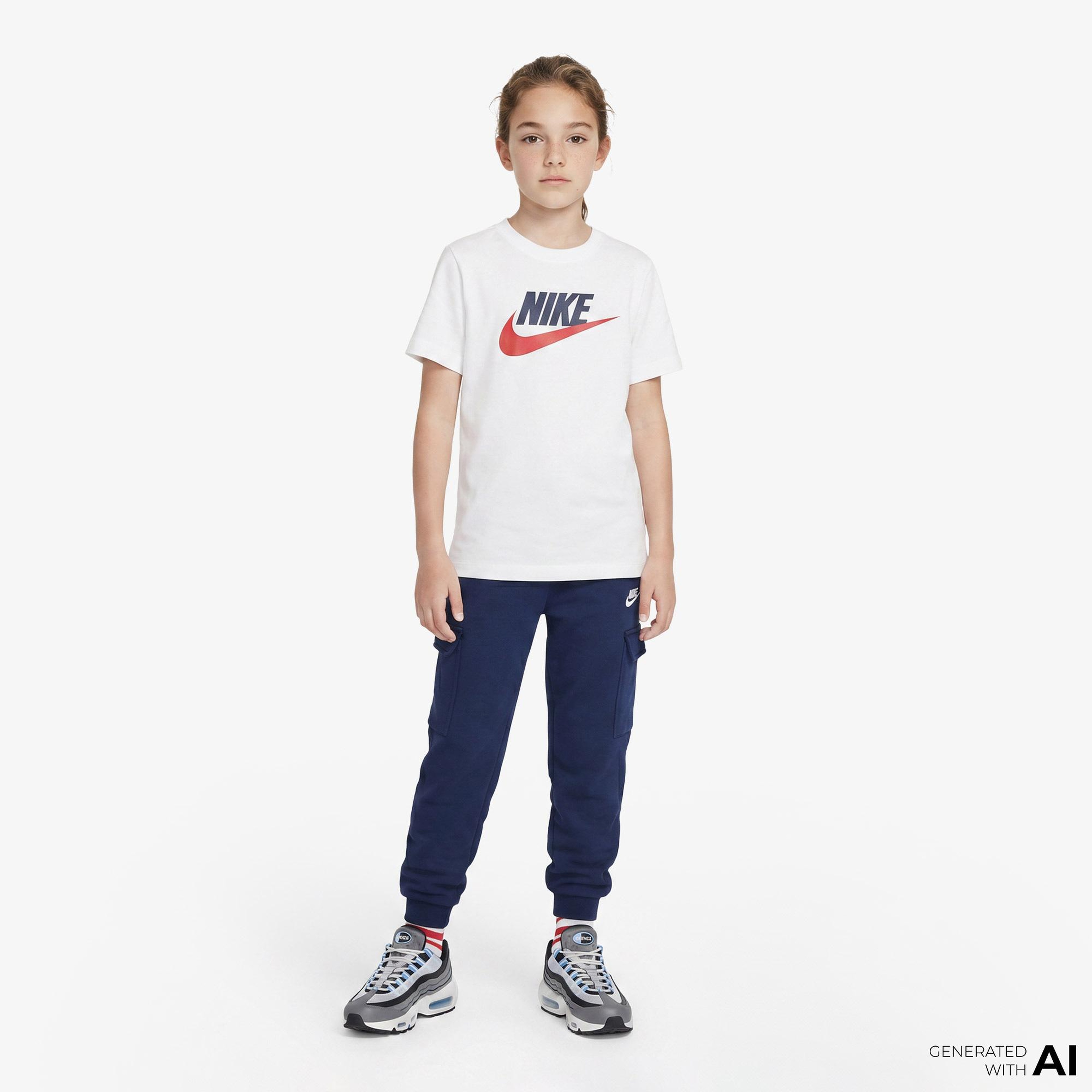 Nike Sportswear Futura Çocuk Beyaz T-Shirt