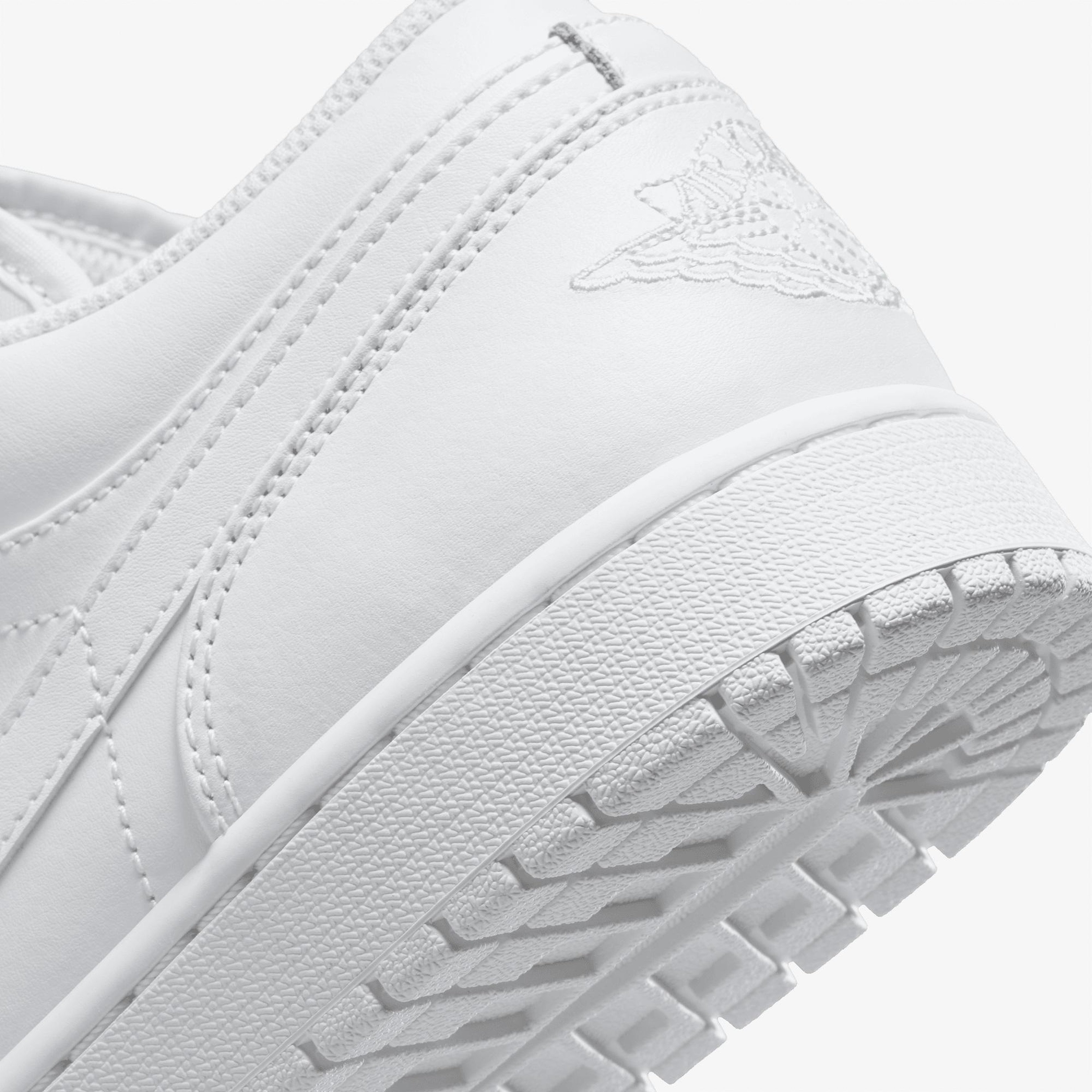 Jordan Air 1 Low Erkek Beyaz Spor Ayakkabı