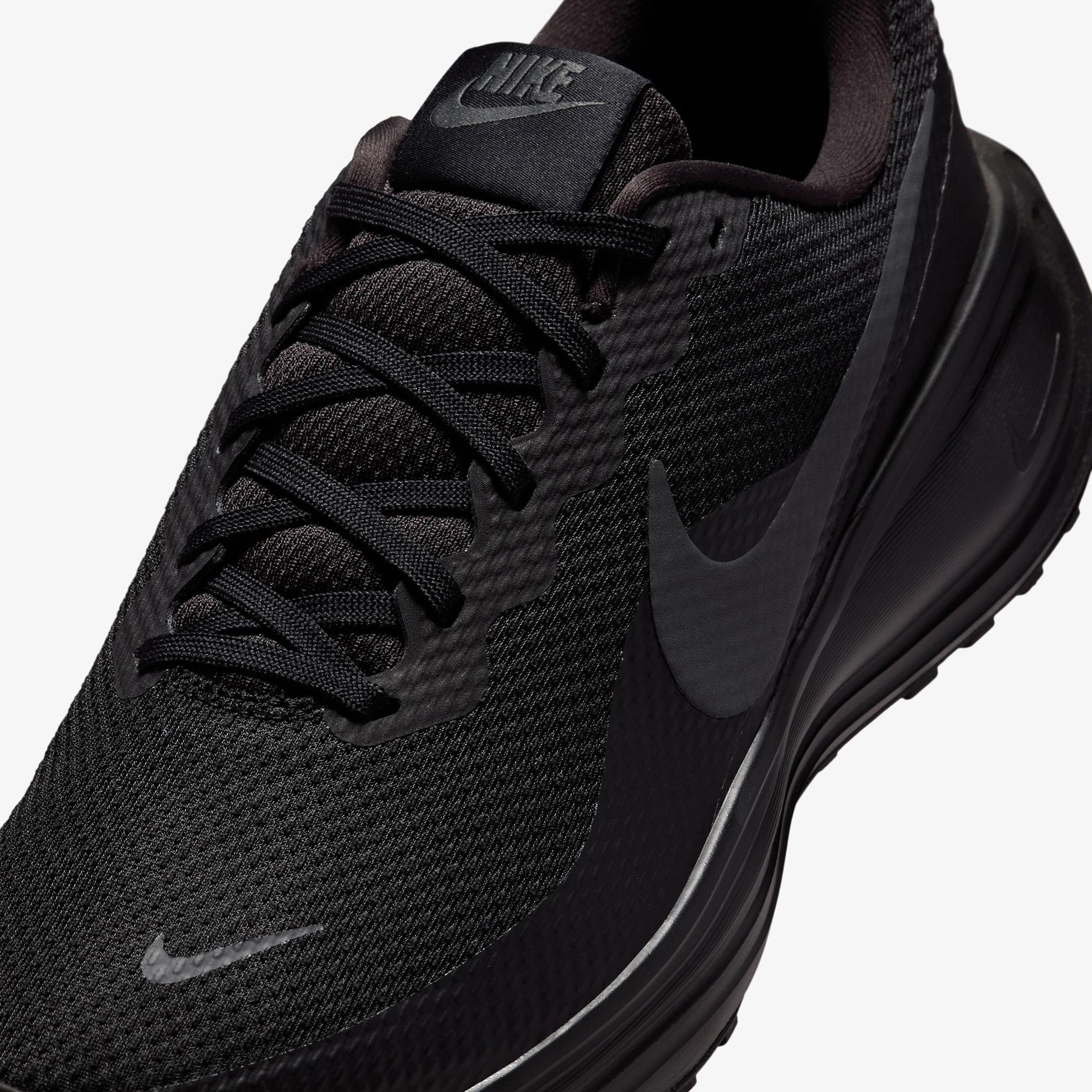 Nike Revolution 8 Erkek Siyah Koşu Ayakkabısı