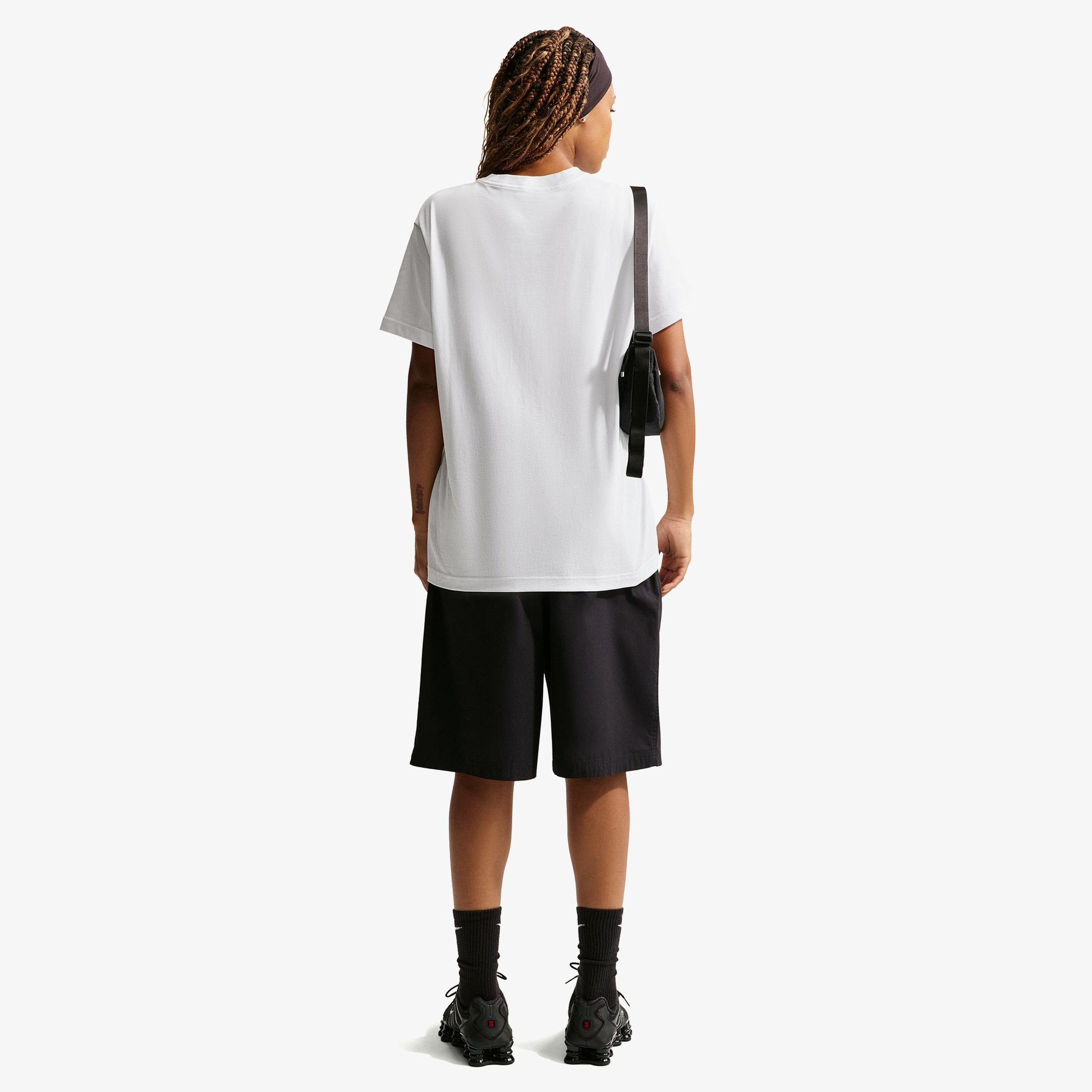 Nike Sportswear Classic Kadın Beyaz T-Shirt