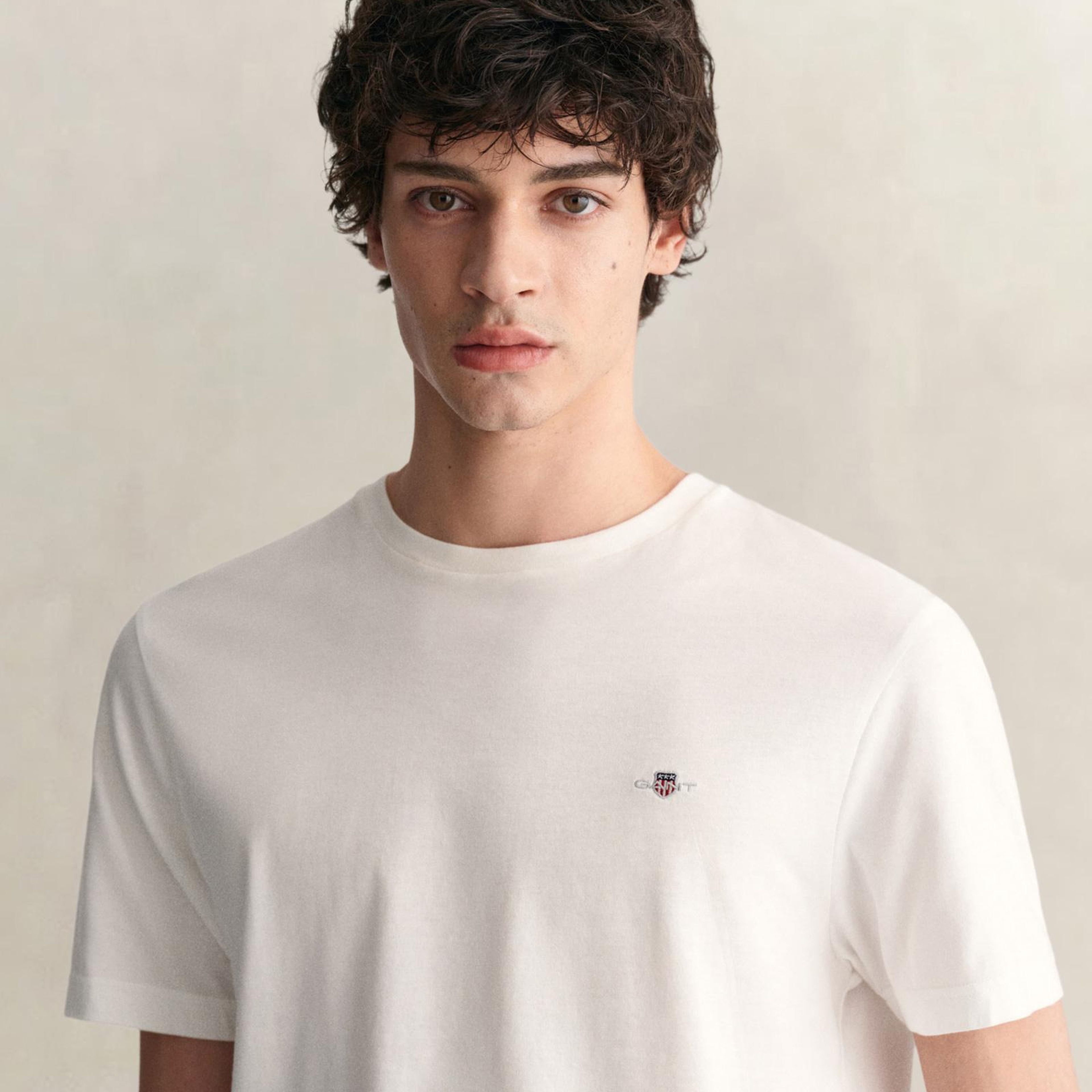 GANT Erkek Beyaz Bisiklet Yaka Regular Fit Logolu T-Shirt