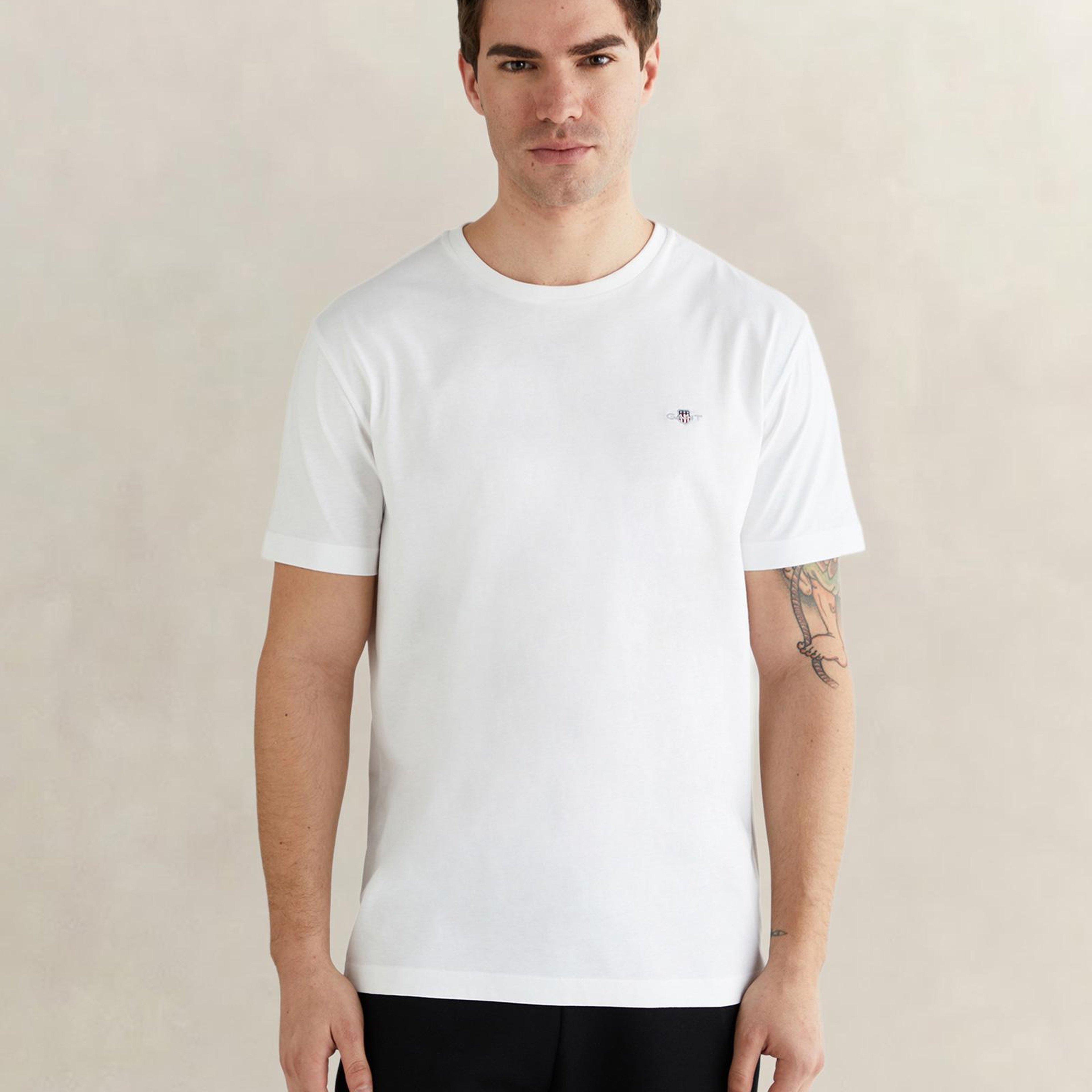 GANT Erkek Beyaz Bisiklet Yaka Regular Fit Logolu T-Shirt