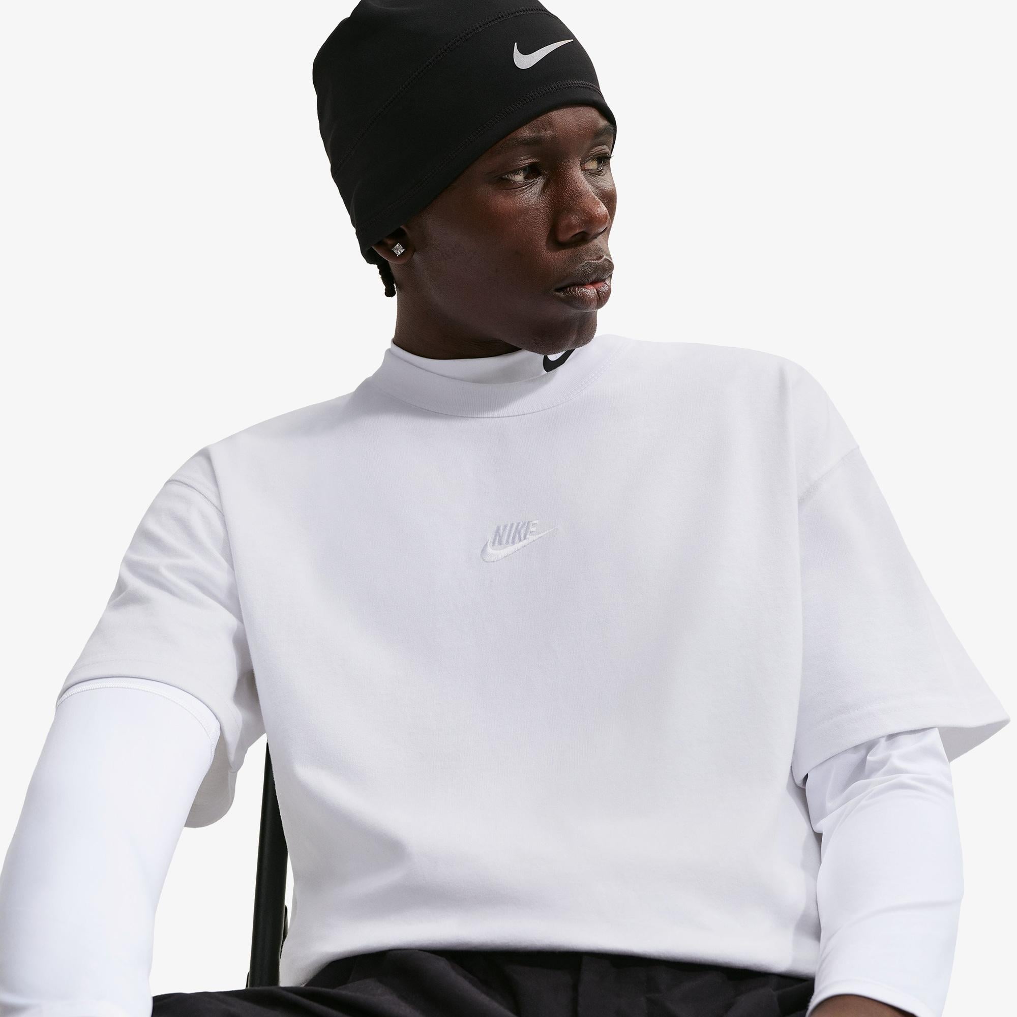 Nike Sportswear Premium Essentials Erkek Beyaz T-Shirt