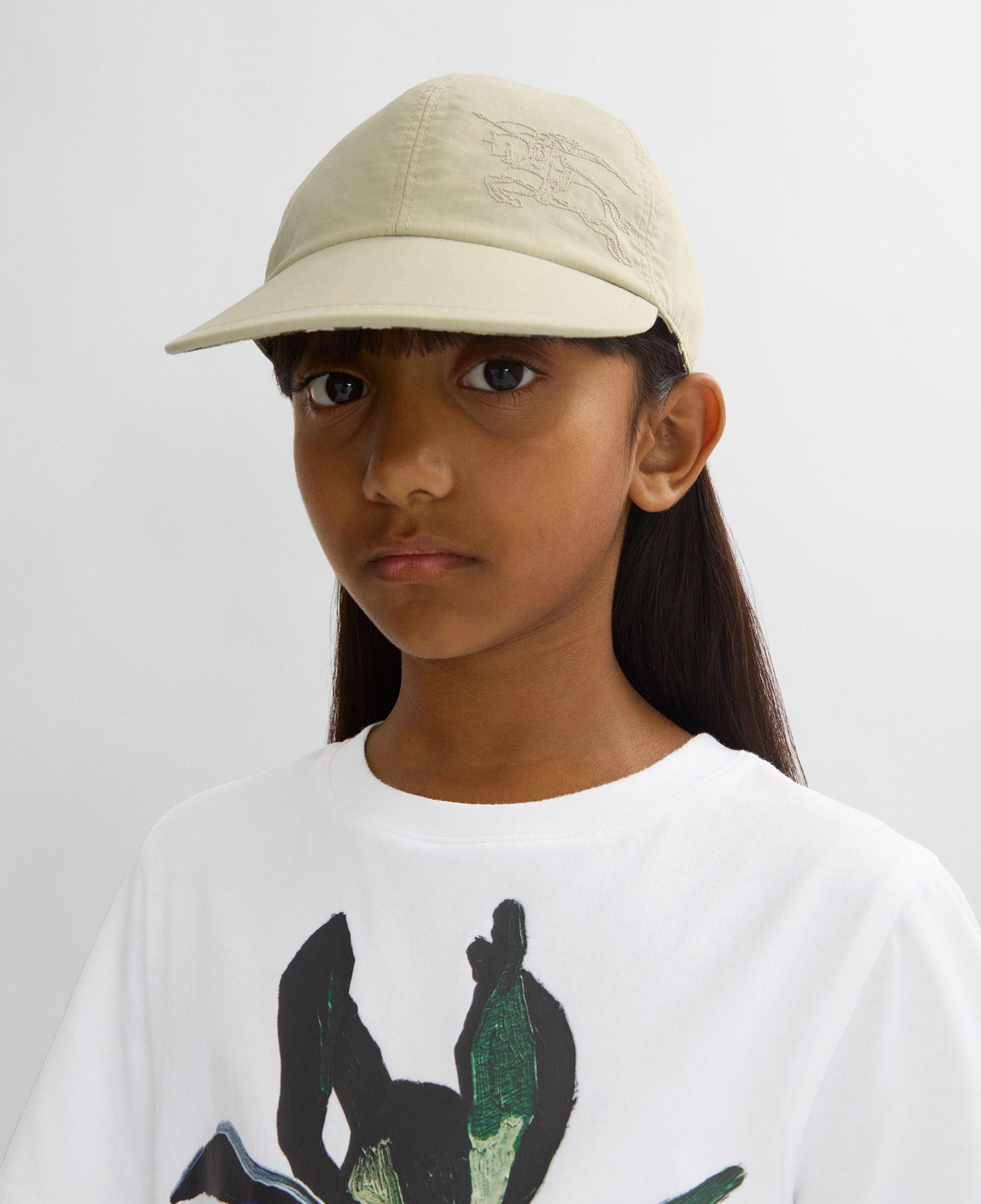 Burberry Reversible Pamuklu Baseball Çocuk Krem Rengi Şapka