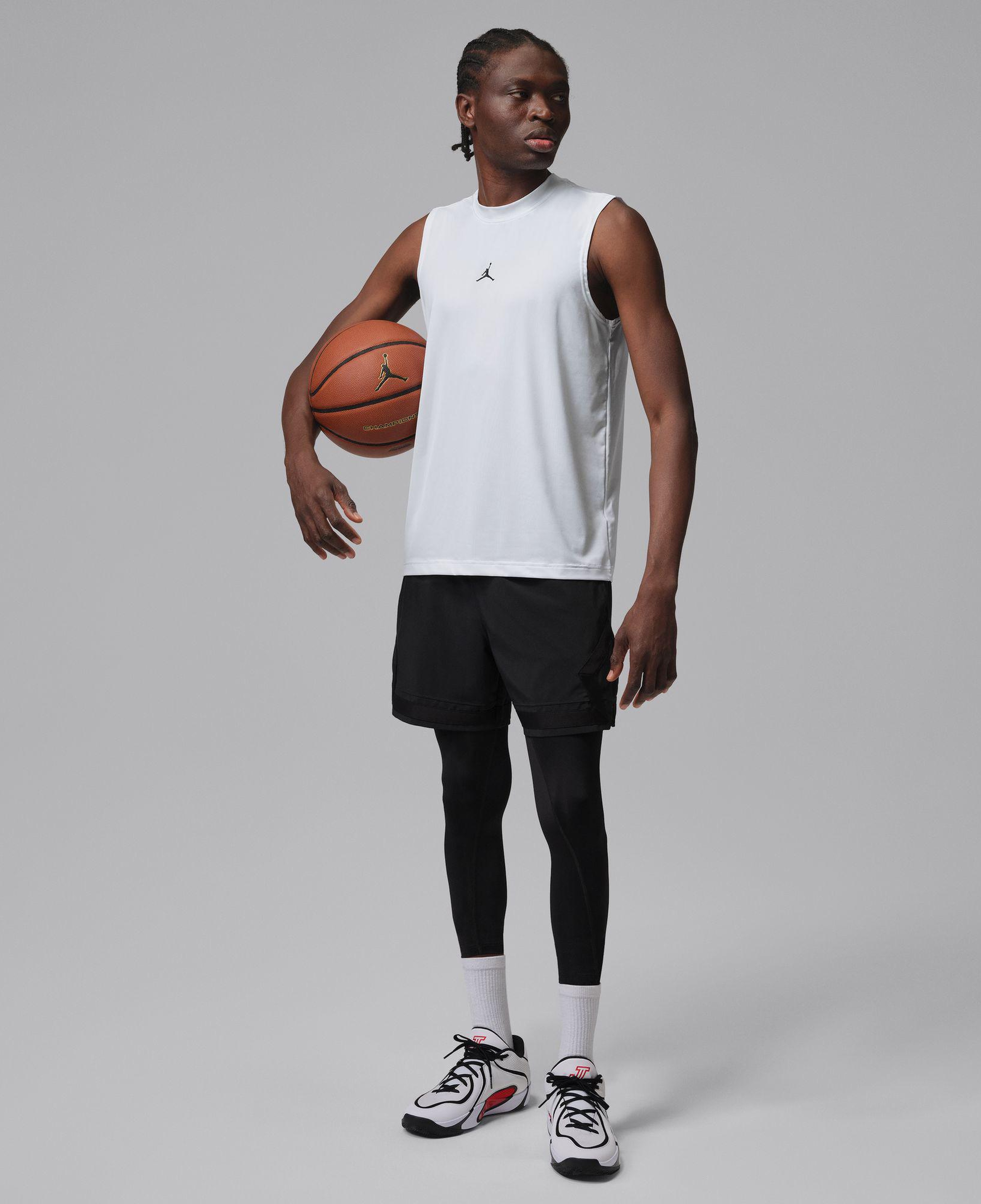 Jordan Dri-Fit Sport Essentials Erkek Beyaz Kolsuz T-Shirt