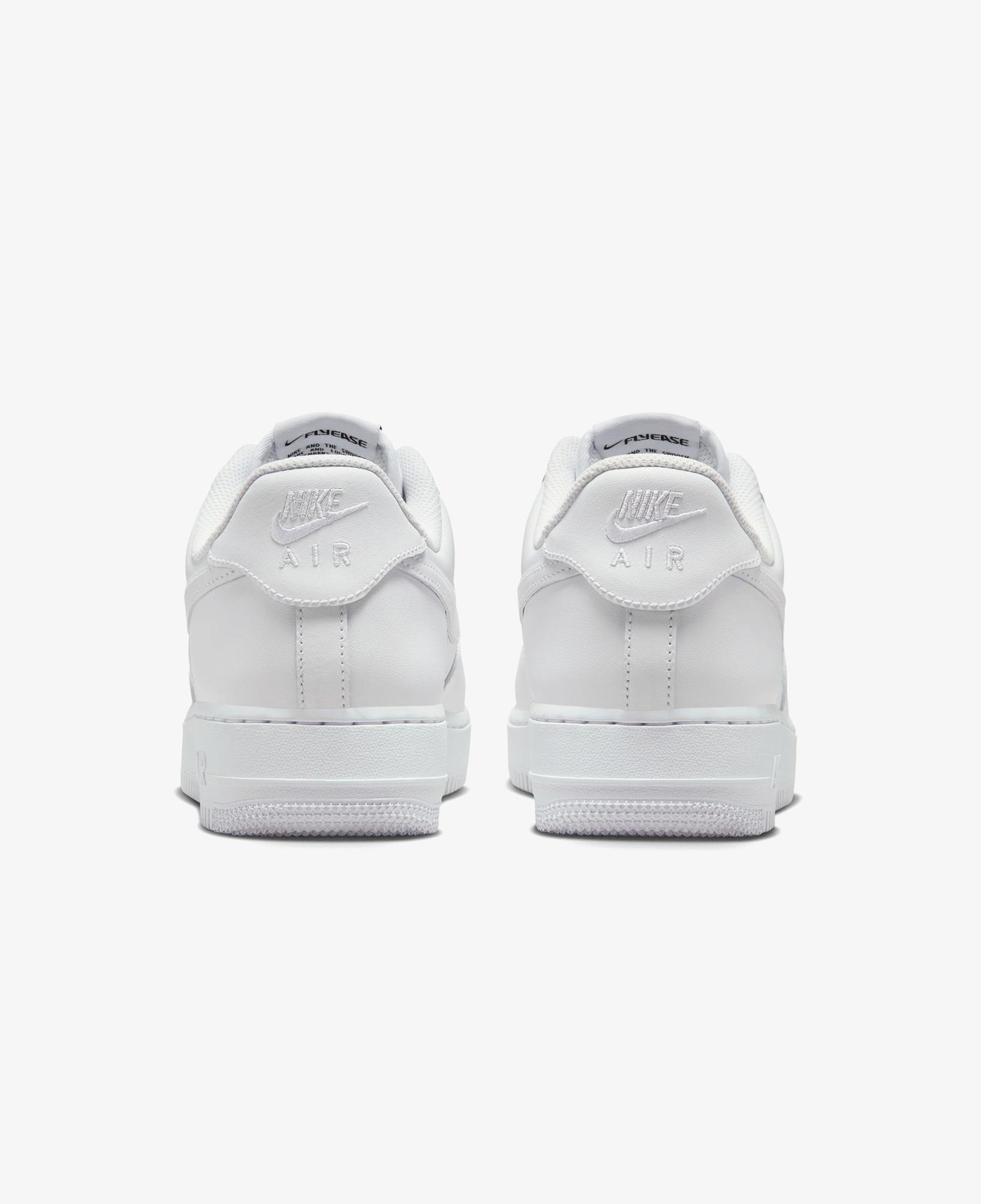 Nike Air Force 1 '07 EasyOn Erkek Beyaz Spor Ayakkabı