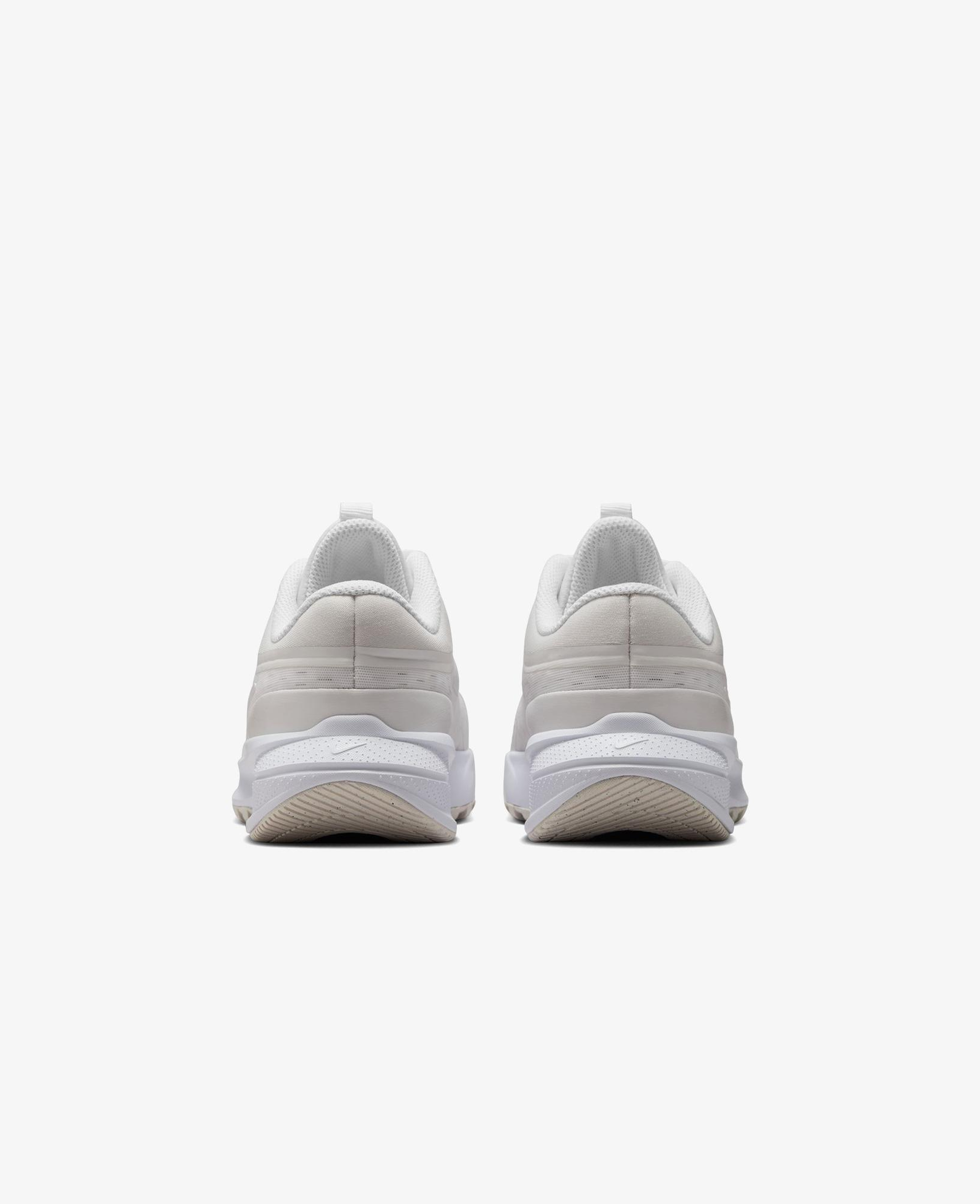 Nike Star Runner 5 Beyaz Koşu Ayakkabısı