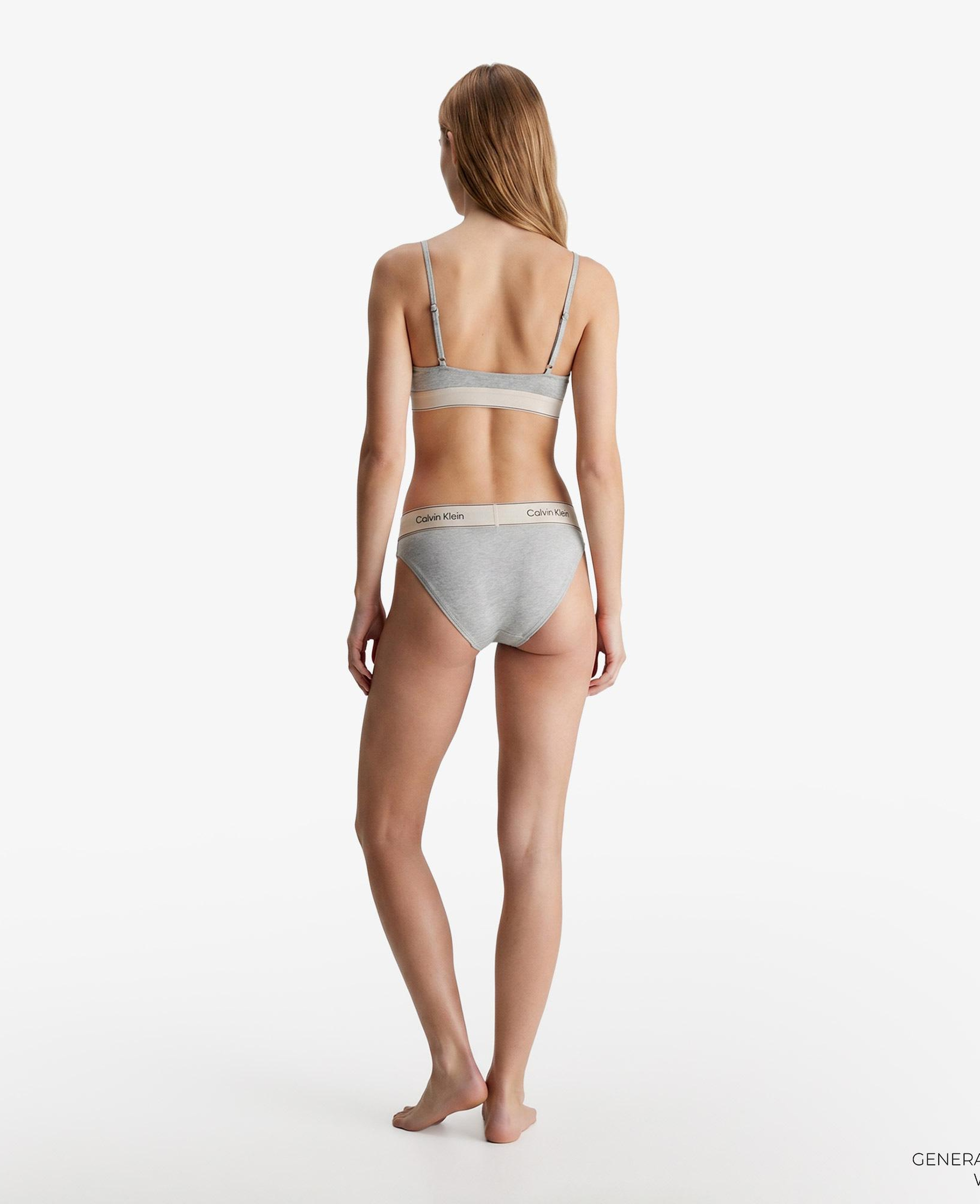 Calvin Klein Kadın Gri Külot