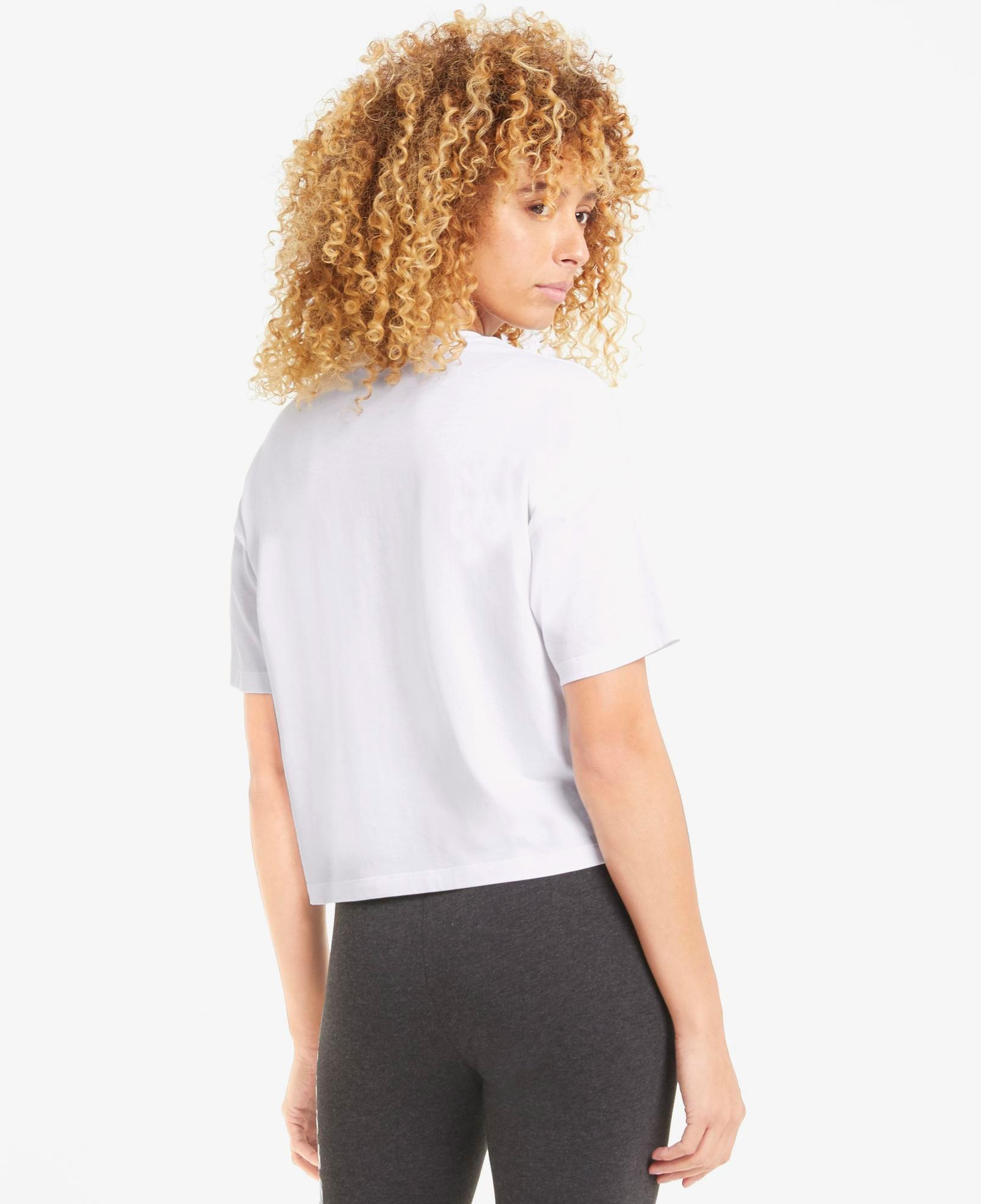 Puma Ess Cropped Logo Light Straw Kadın Beyaz Günlük T-Shirt