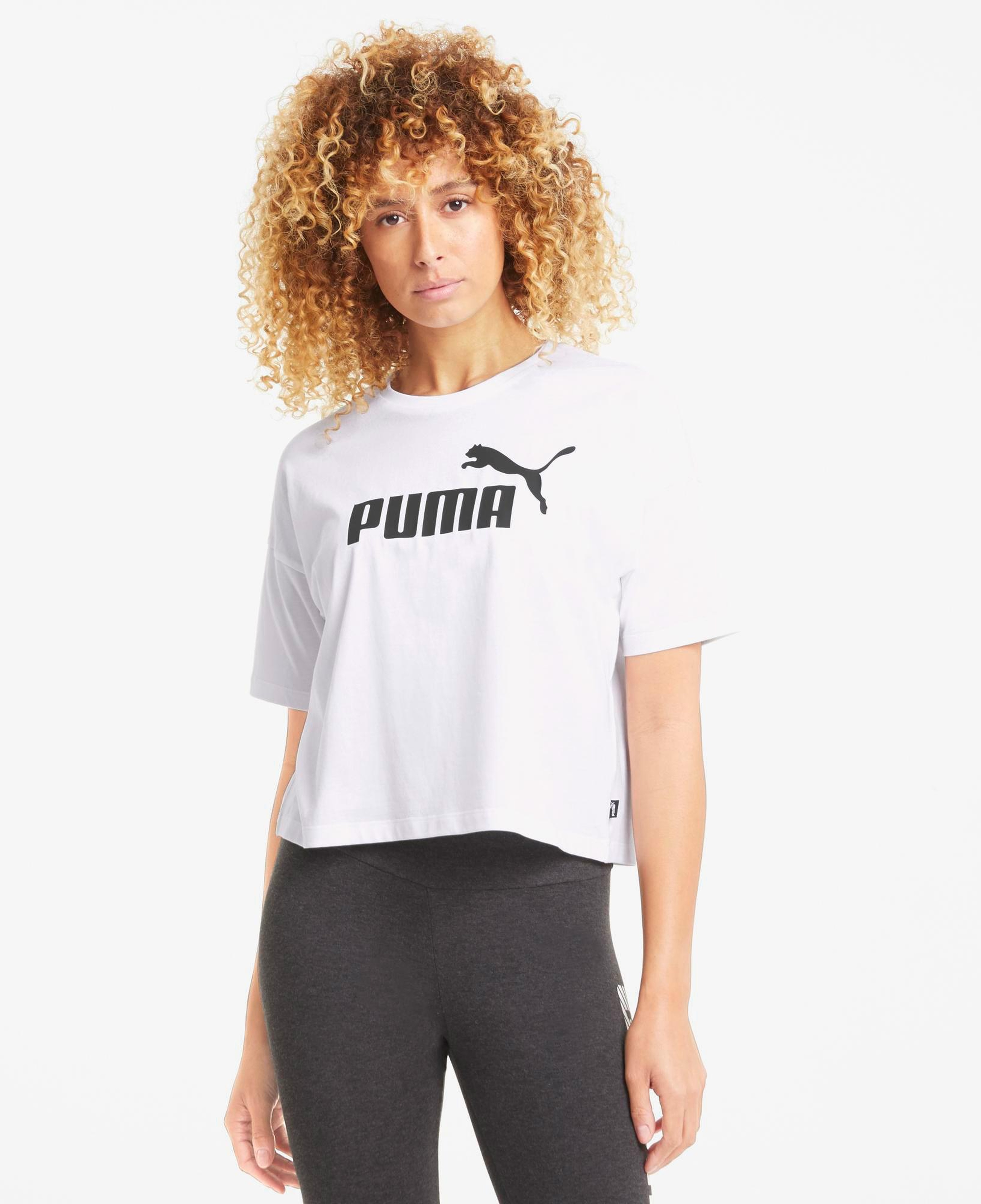 Puma Ess Cropped Logo Light Straw Kadın Beyaz Günlük T-Shirt