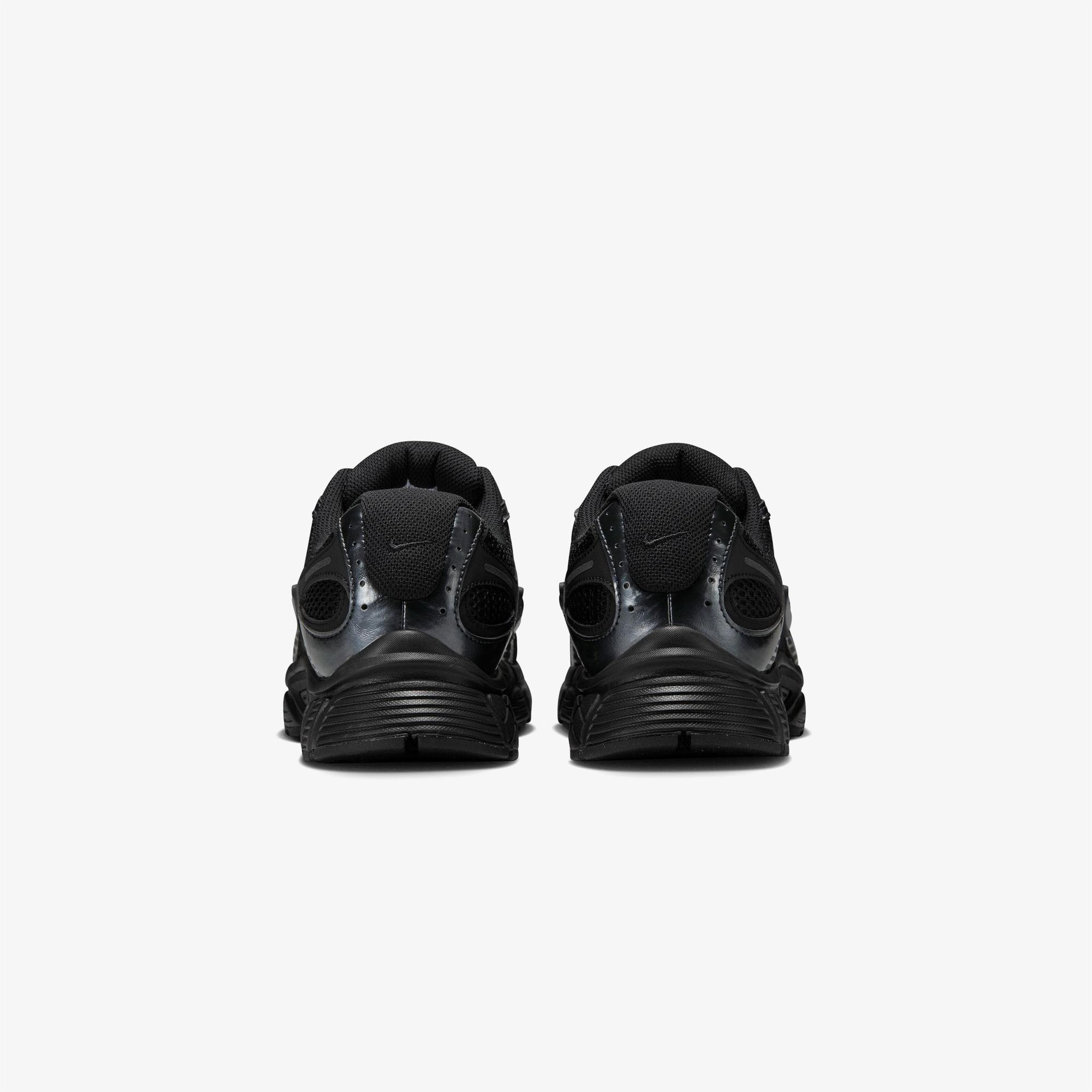Nike V5 RNR Erkek Siyah Spor Ayakkabı