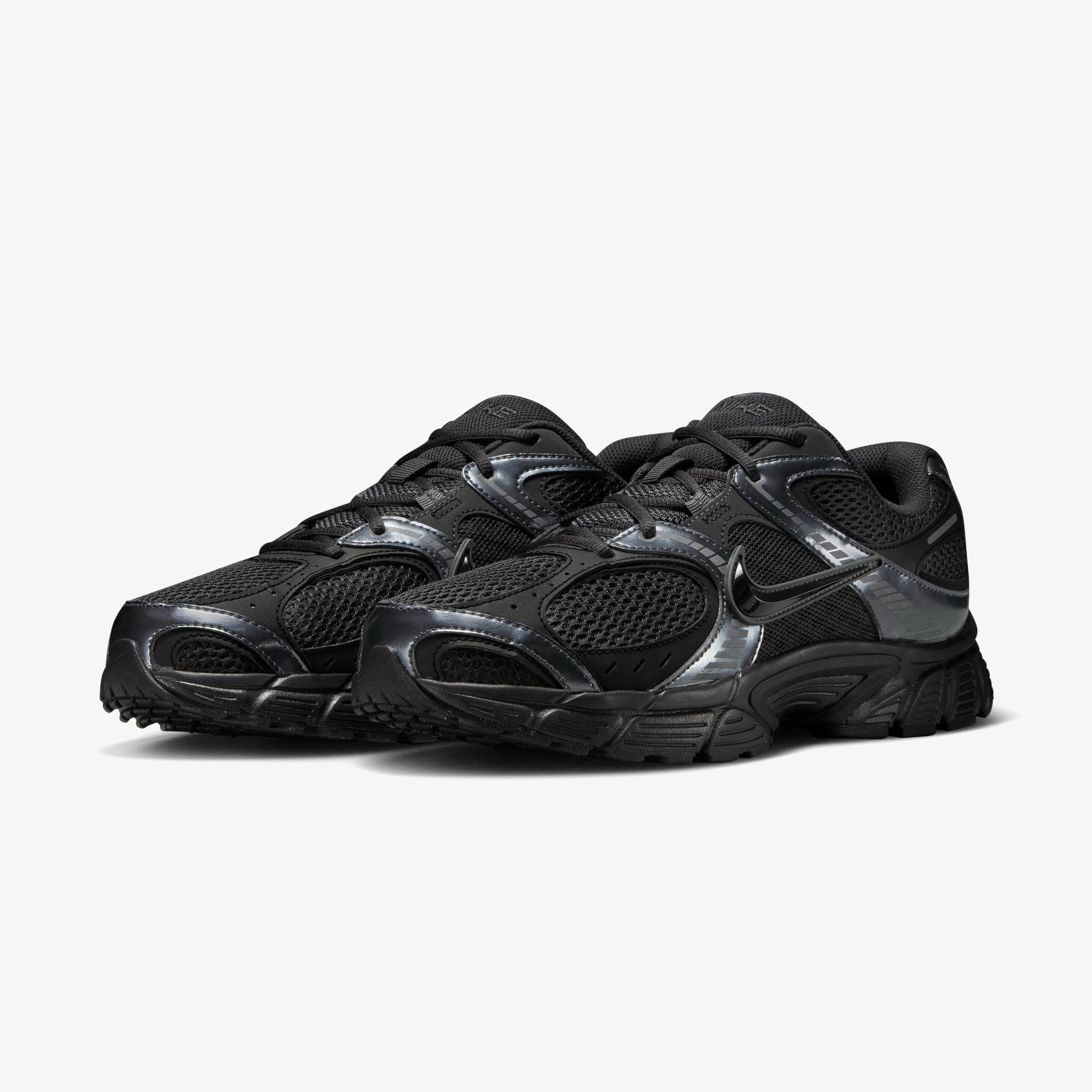 Nike V5 RNR Erkek Siyah Spor Ayakkabı