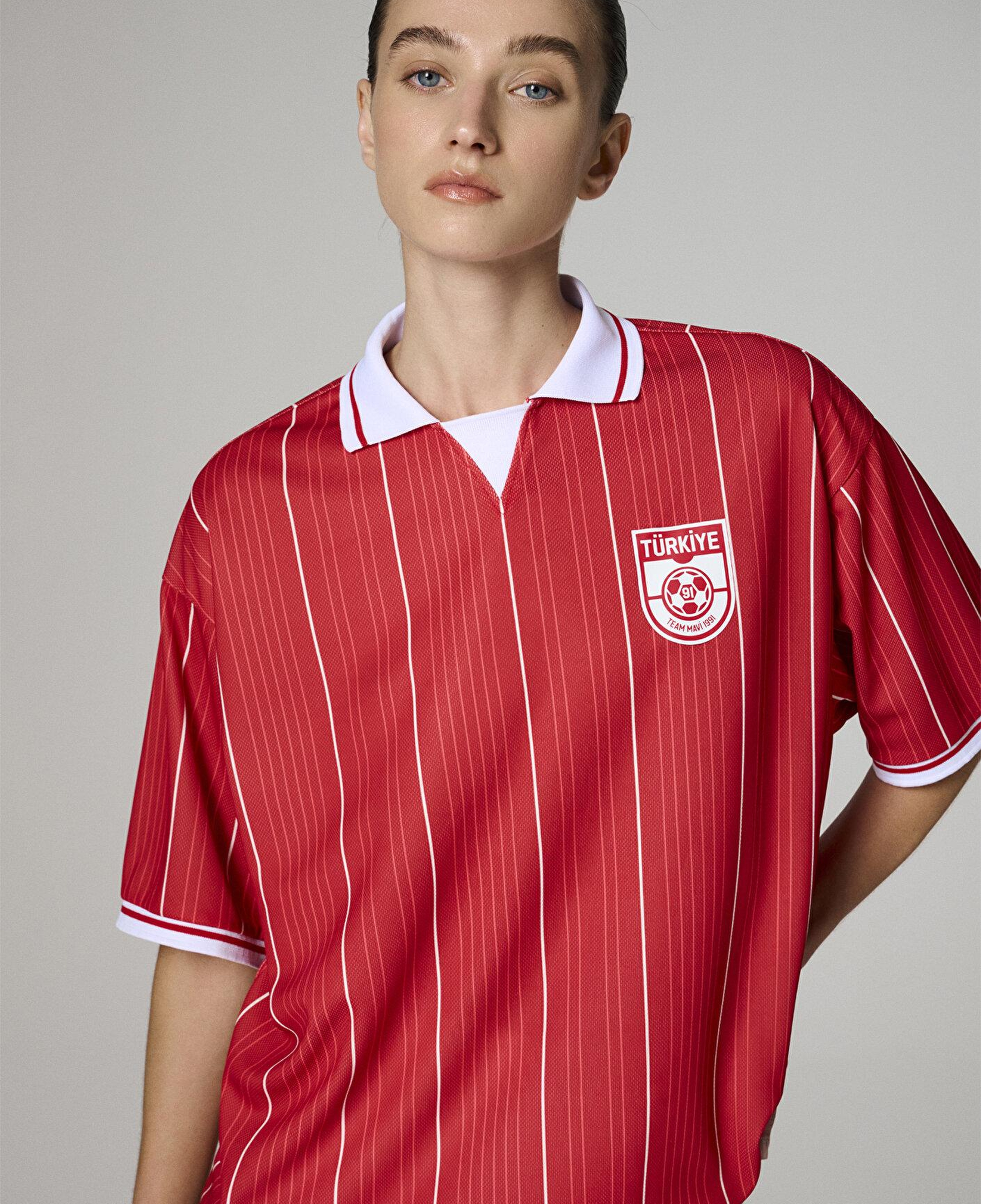 Mavi Team Mavi Futbol Koleksiyonu Türkiye Baskılı Kırmızı Forma Tişört Oversize / Geniş Kesim 1620324-A7304
