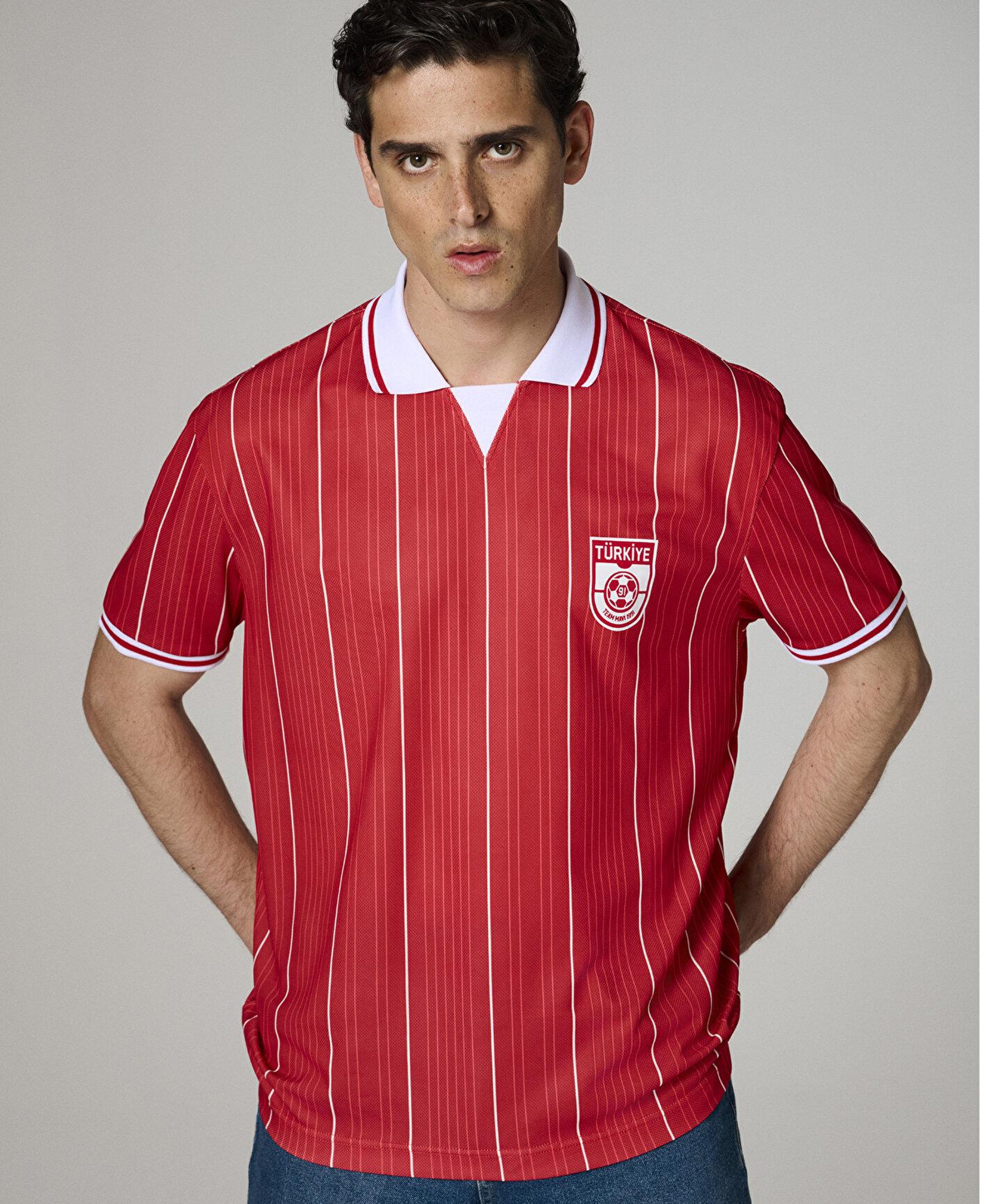 Mavi Team Mavi Futbol Koleksiyonu Türkiye Baskılı Kırmızı Erkek Forma Tişört Loose Fit / Bol Rahat Kesim 0620242-70477