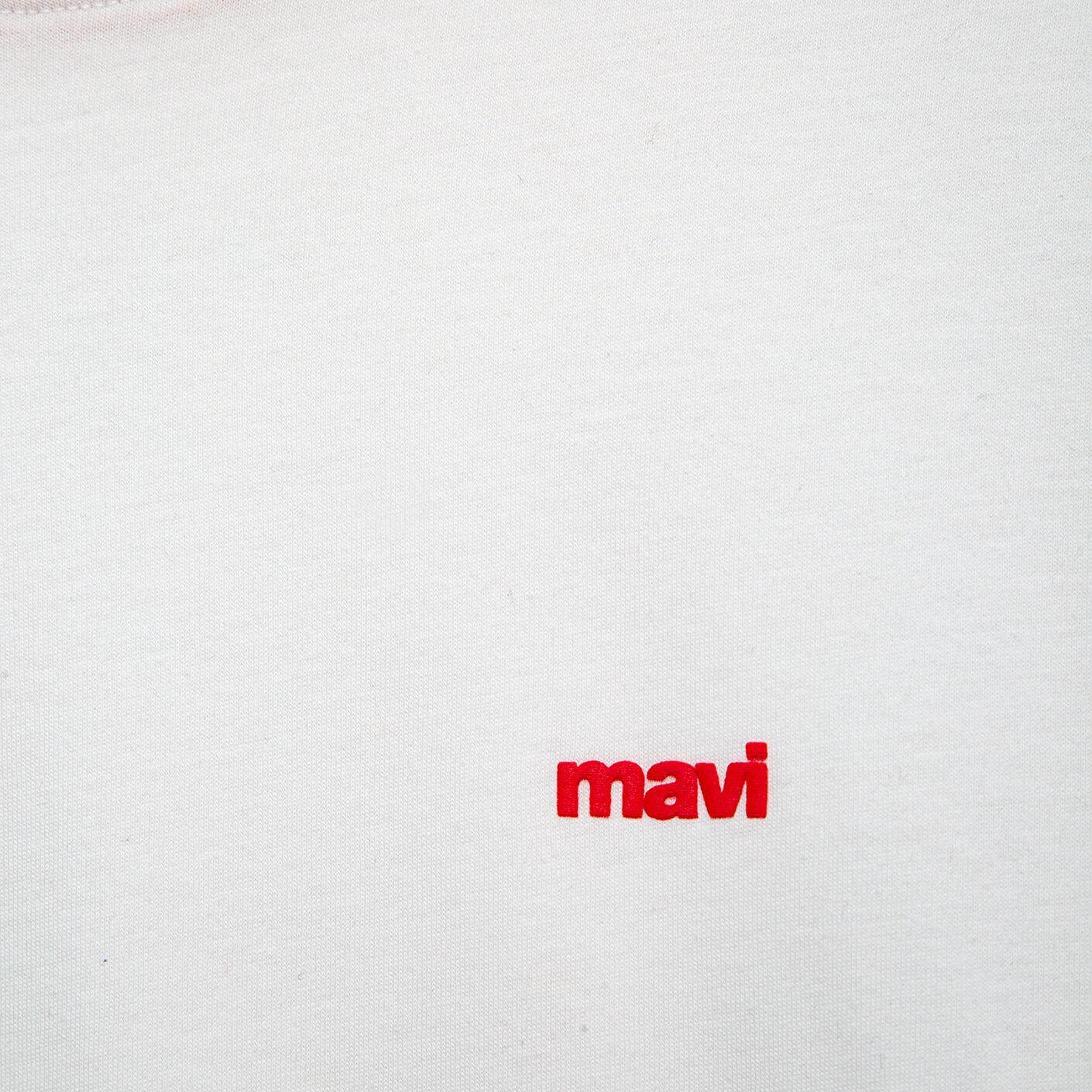 Mavi Team Mavi Futbol Koleksiyonu Mavi Logo Baskılı Biye Detaylı Beyaz Tişört Loose Fit / Bol Rahat Kesim 0620246-620