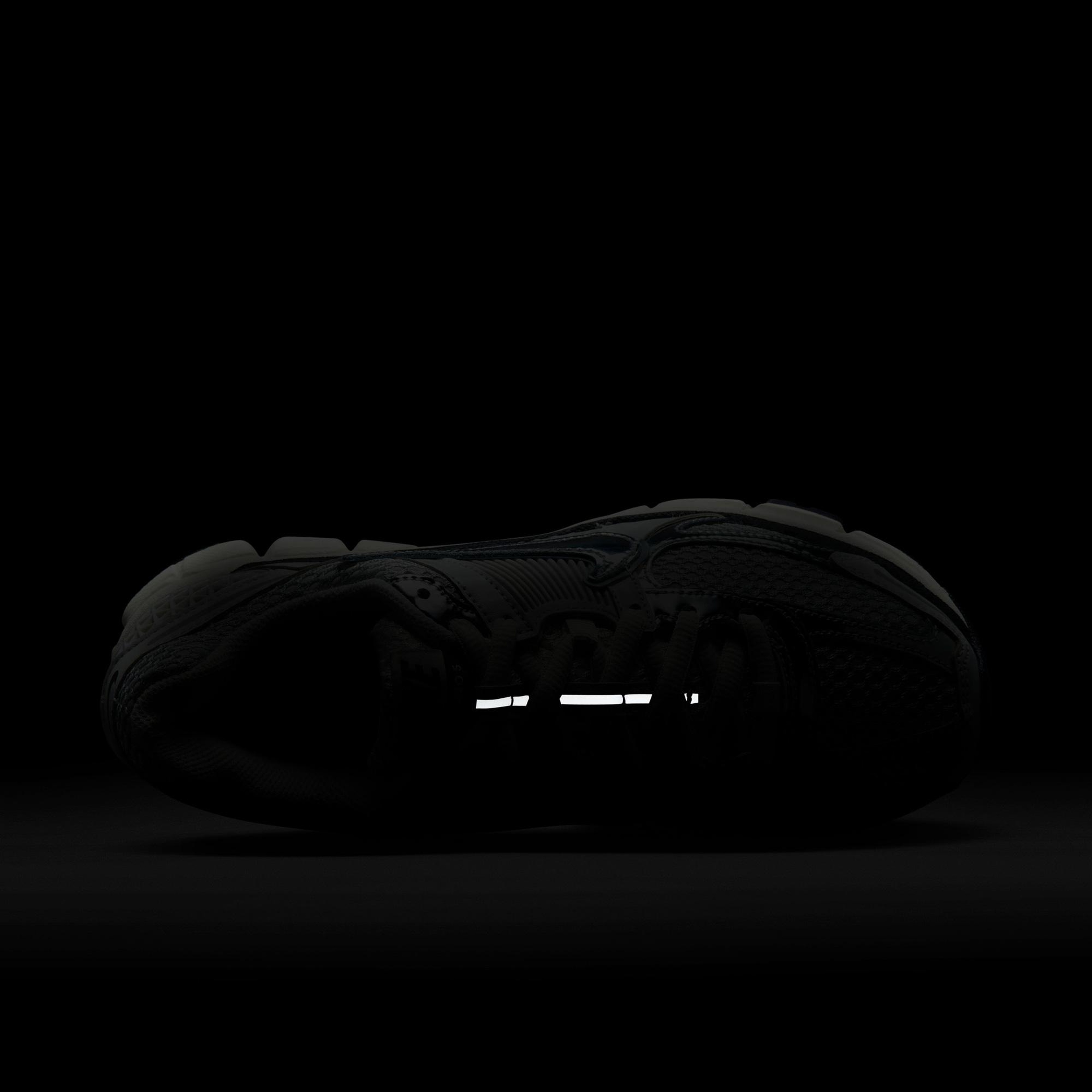 Nike Zoom Vomero 5 Kadın Gri Spor Ayakkabı