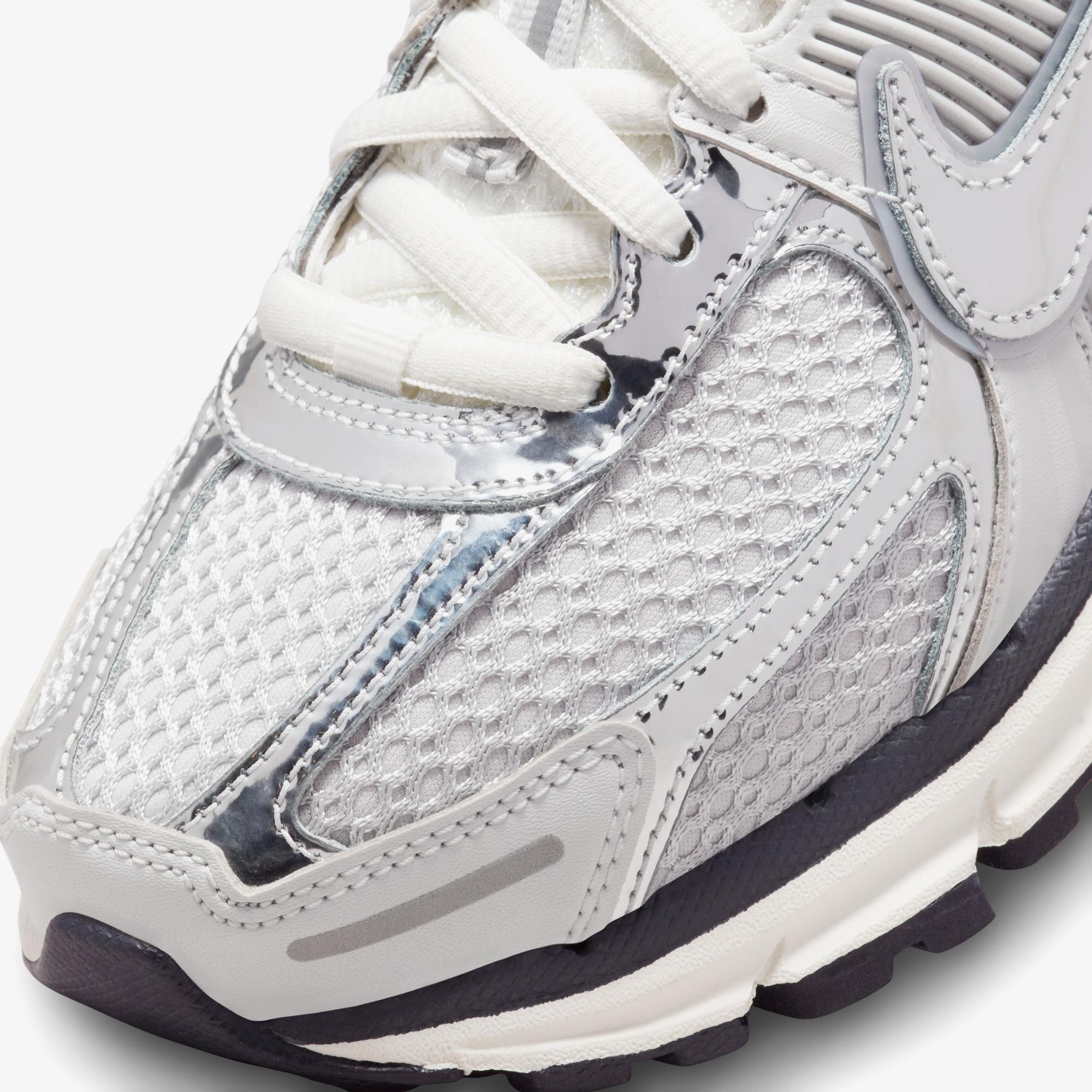 Nike Zoom Vomero 5 Kadın Gri Spor Ayakkabı