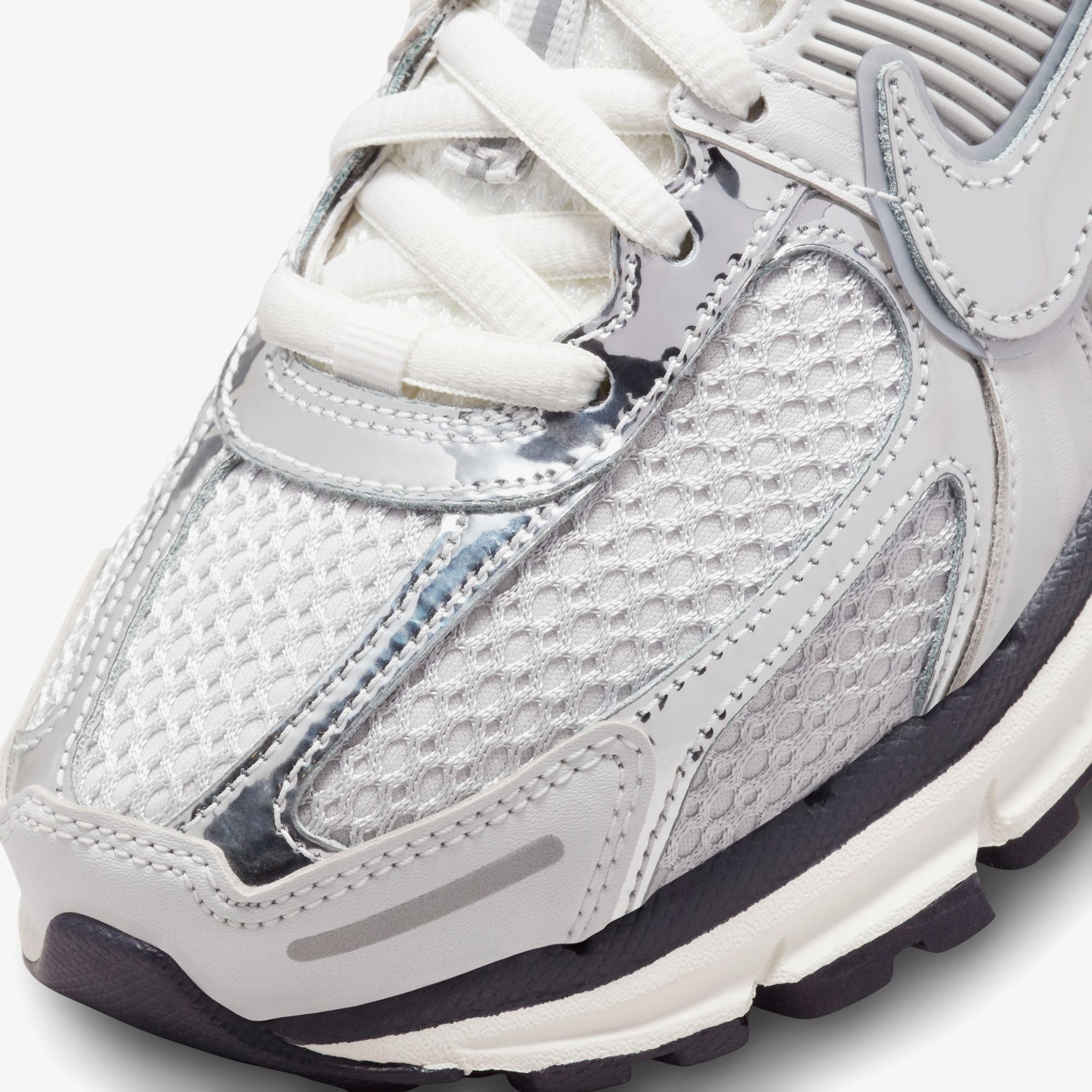 Nike Zoom Vomero 5 Kadın Gri Spor Ayakkabı