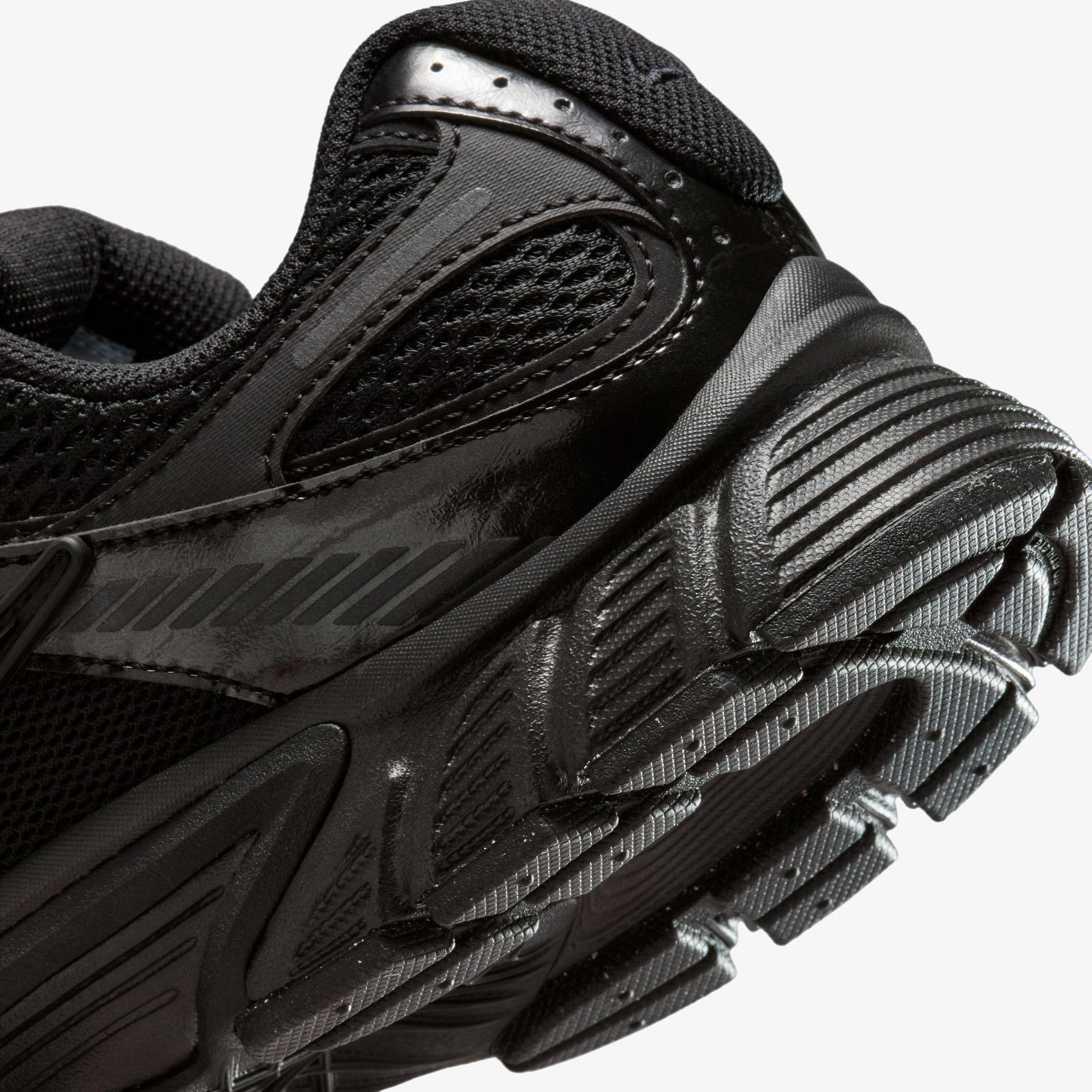 Nike V5 RNR Kadın Siyah Spor Ayakkabı