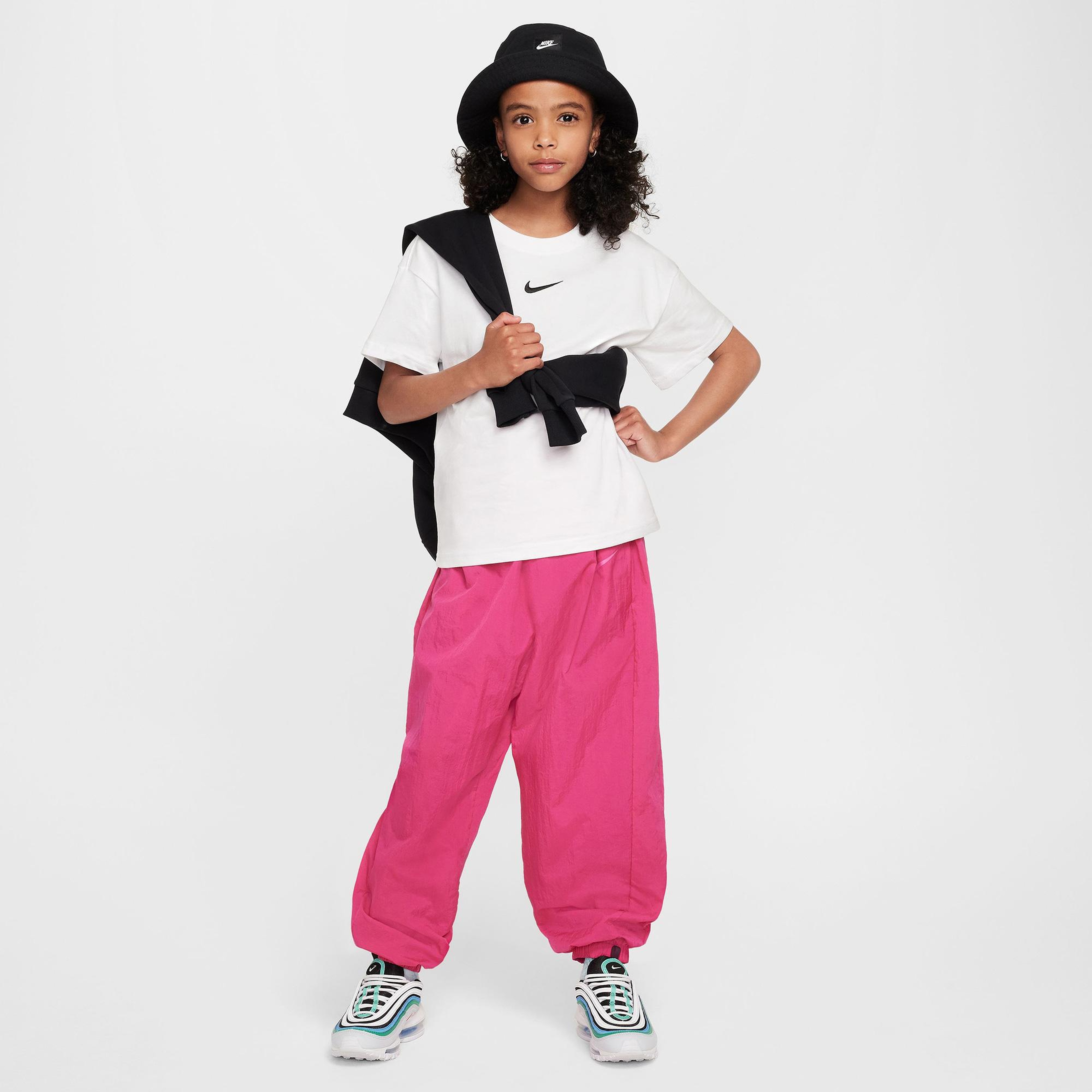 Nike Sportswear Essentials Çocuk Beyaz T-Shirt