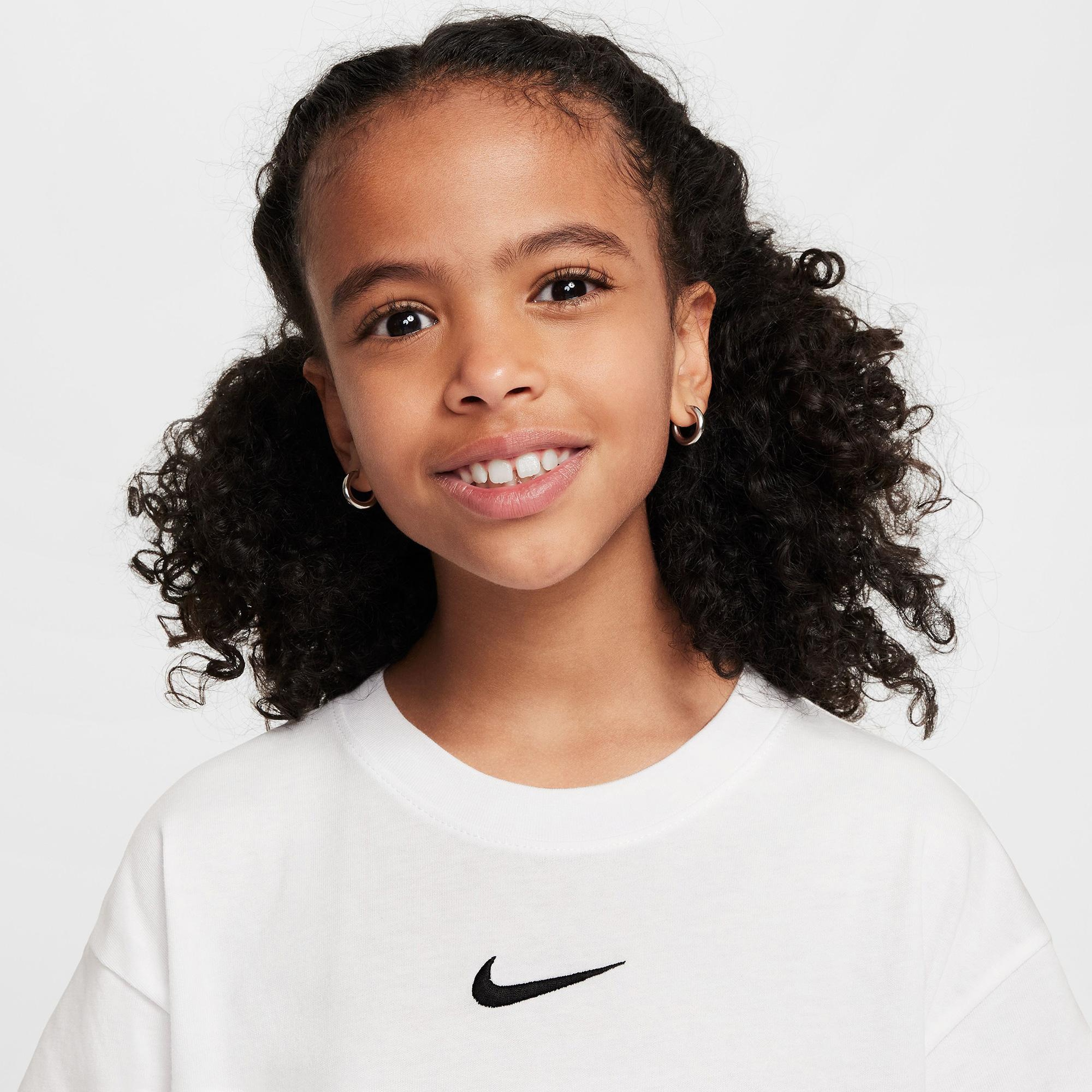 Nike Sportswear Essentials Çocuk Beyaz T-Shirt