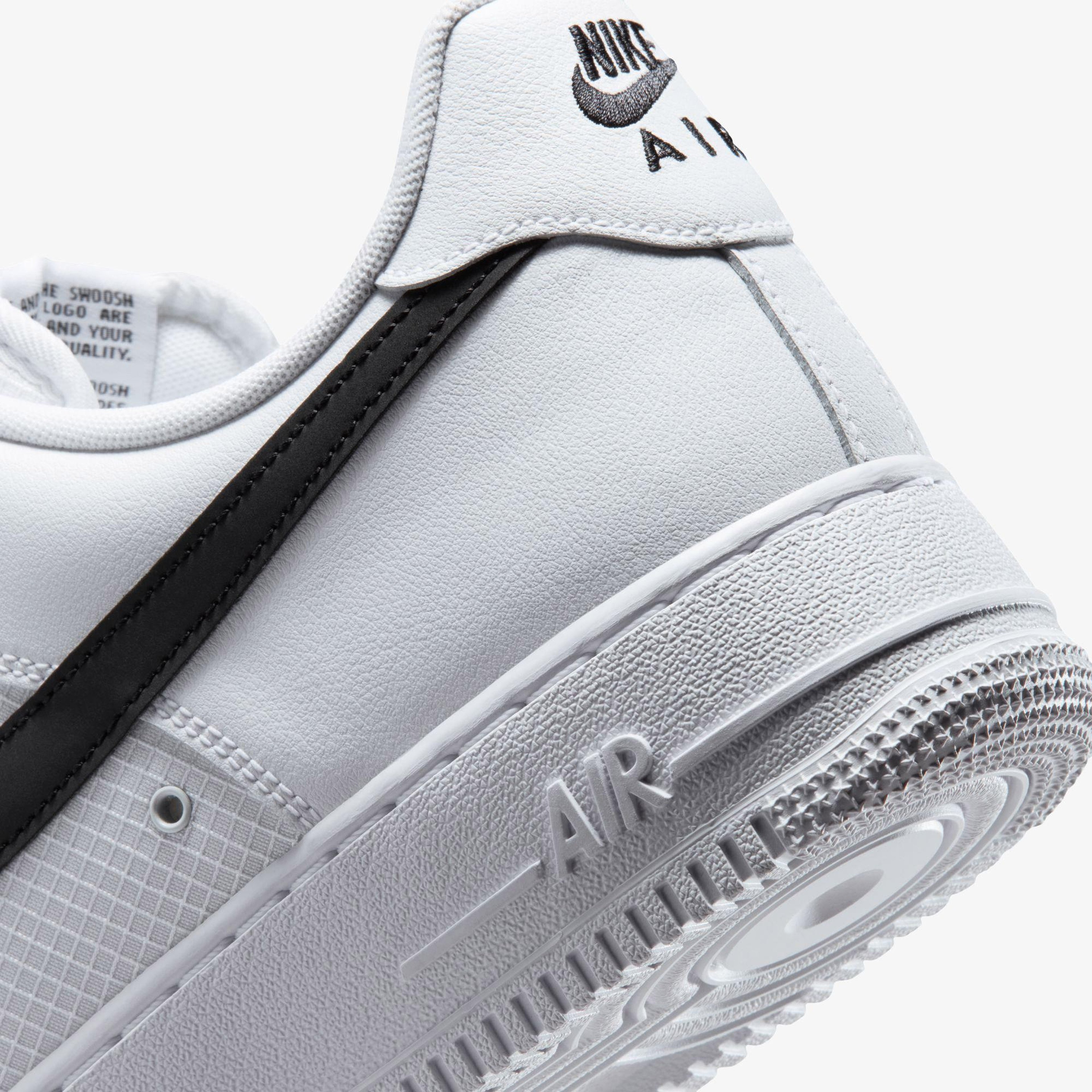 Nike Air Force 1 '07 LV8 Erkek Beyaz Spor Ayakkabı
