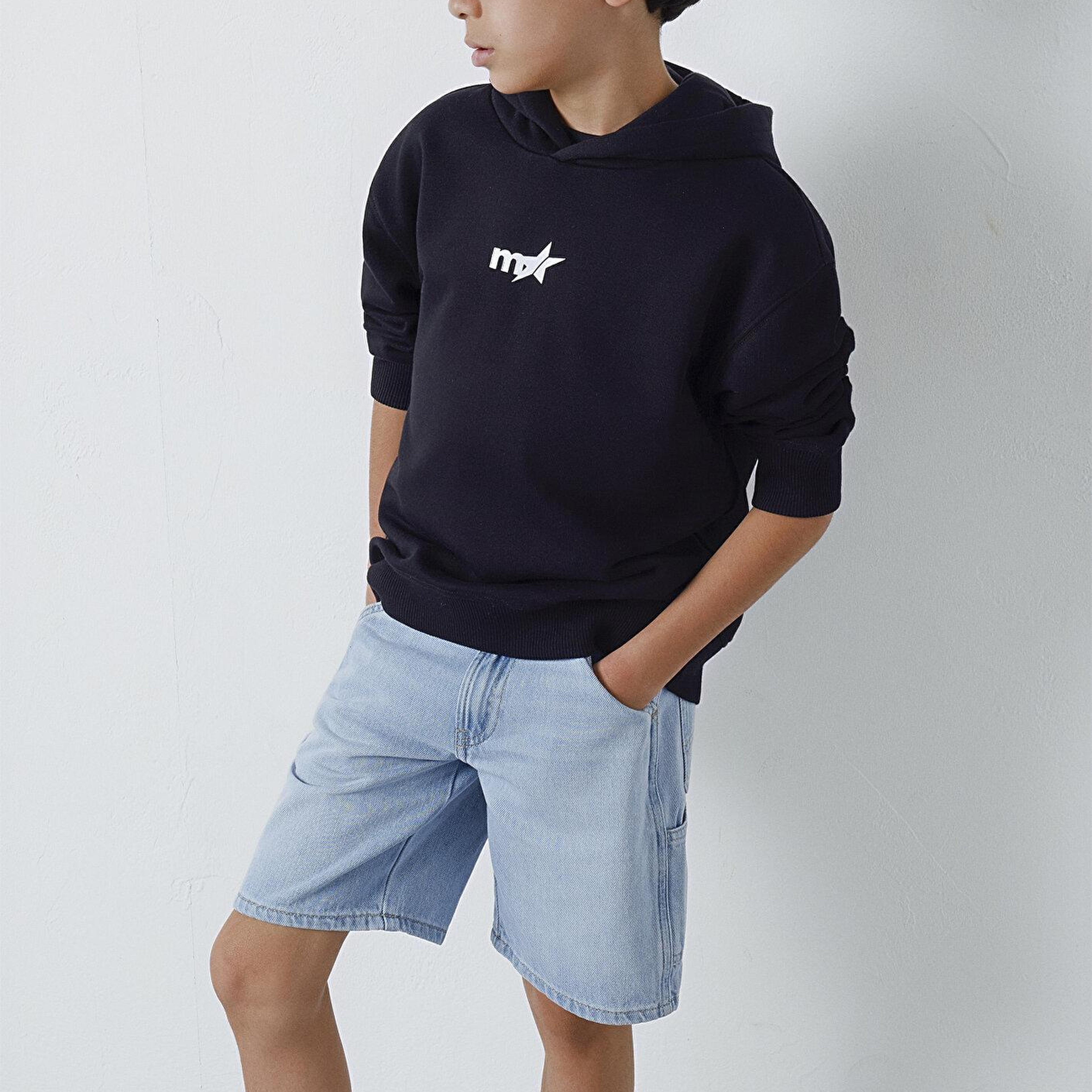 Kapüşonlu Siyah Çocuk Sweatshirt