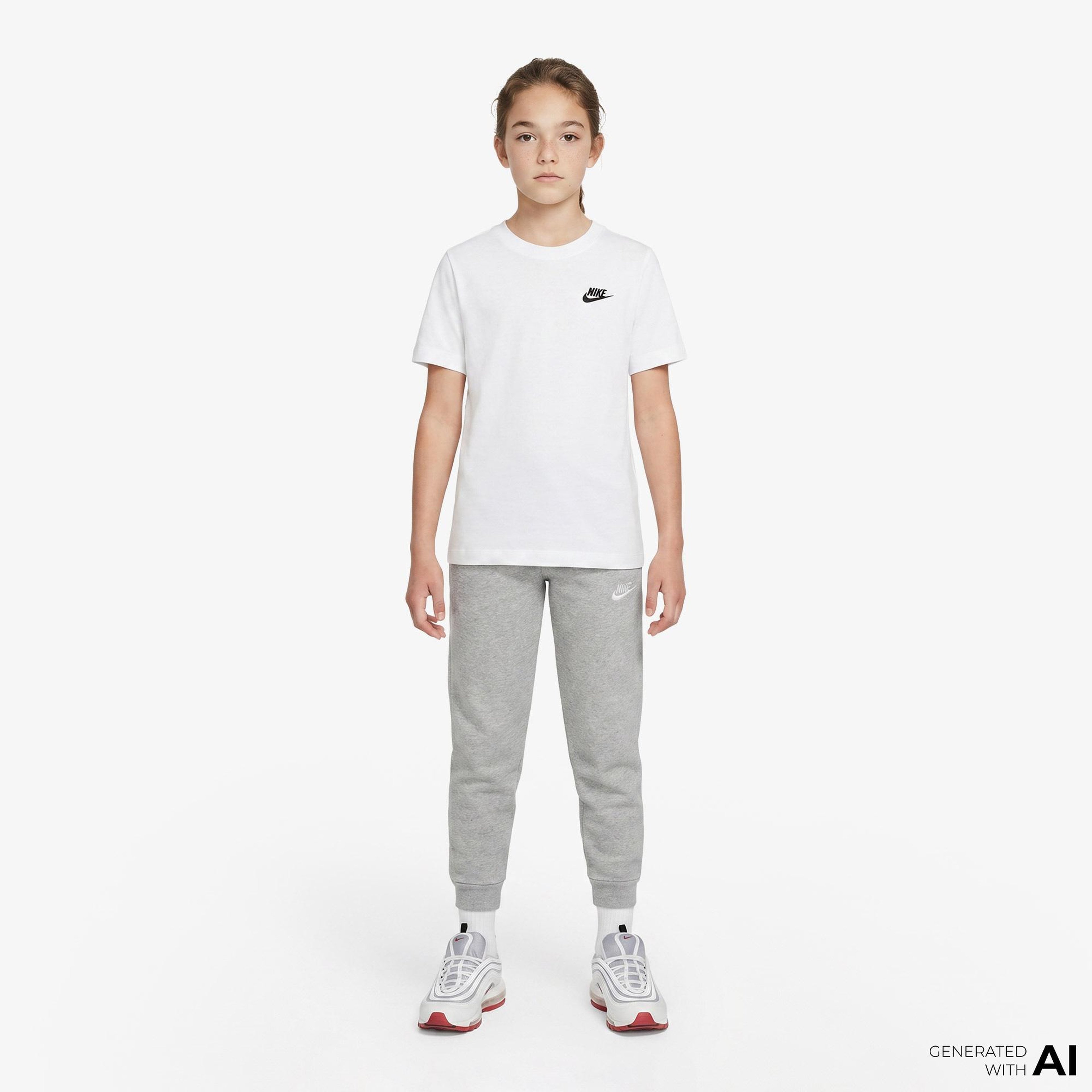 Nike Sportswear Futura Çocuk Beyaz T-Shirt