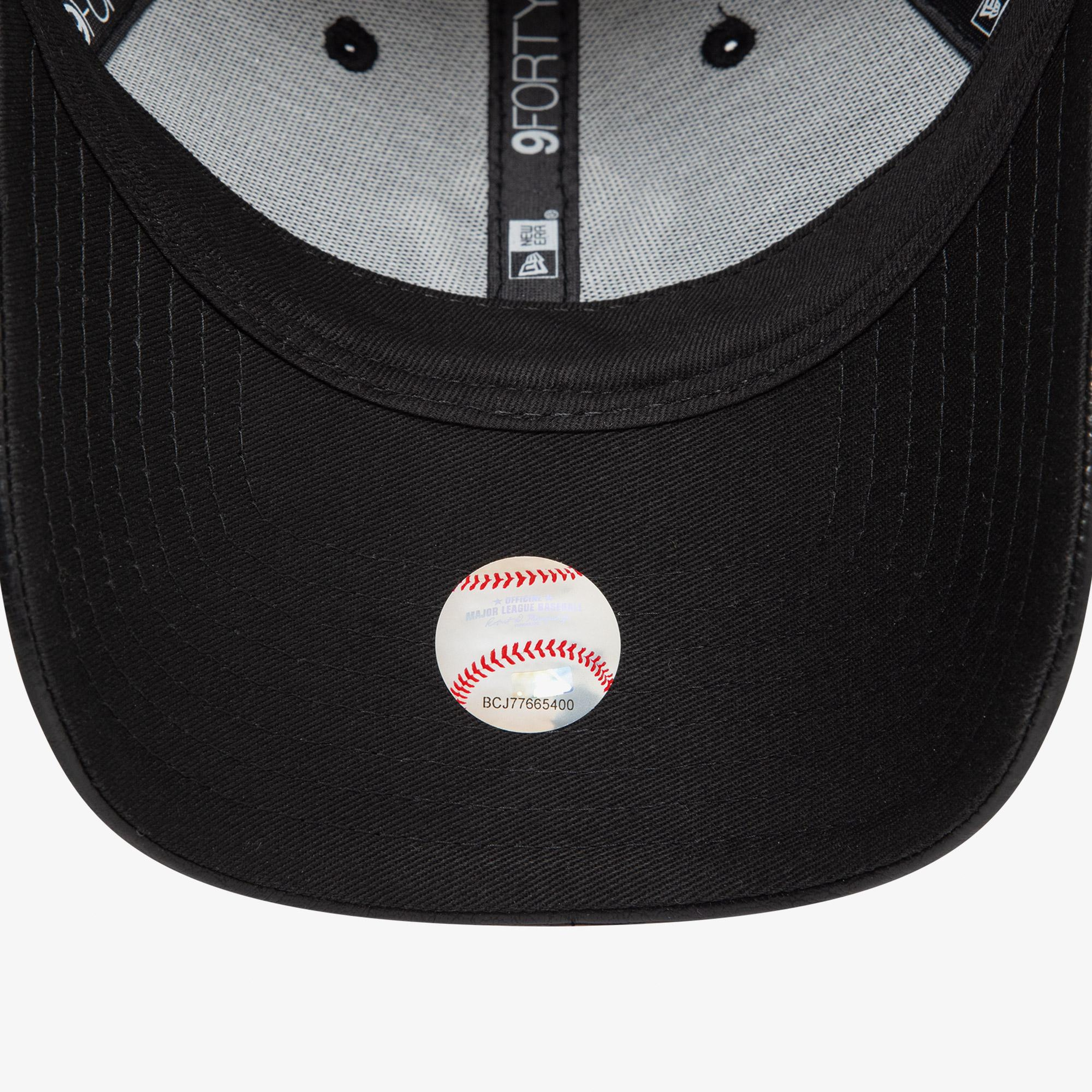 New Era Crinkled Pu 9Forty Kadın Siyah Şapka