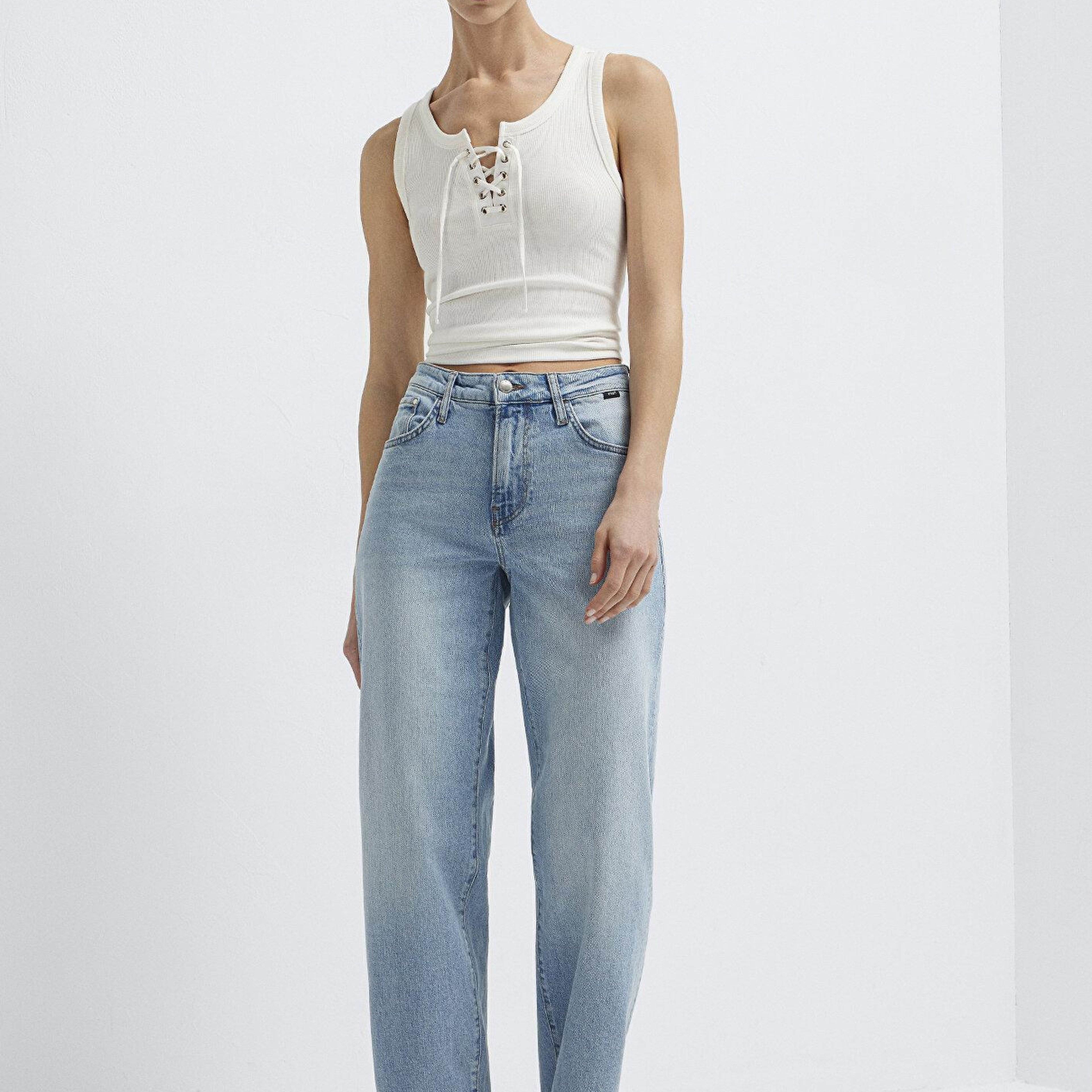 Mavi Leila Premium Blue Gölgeli Açık Mavi Jean Pantolon 1010600-A1573