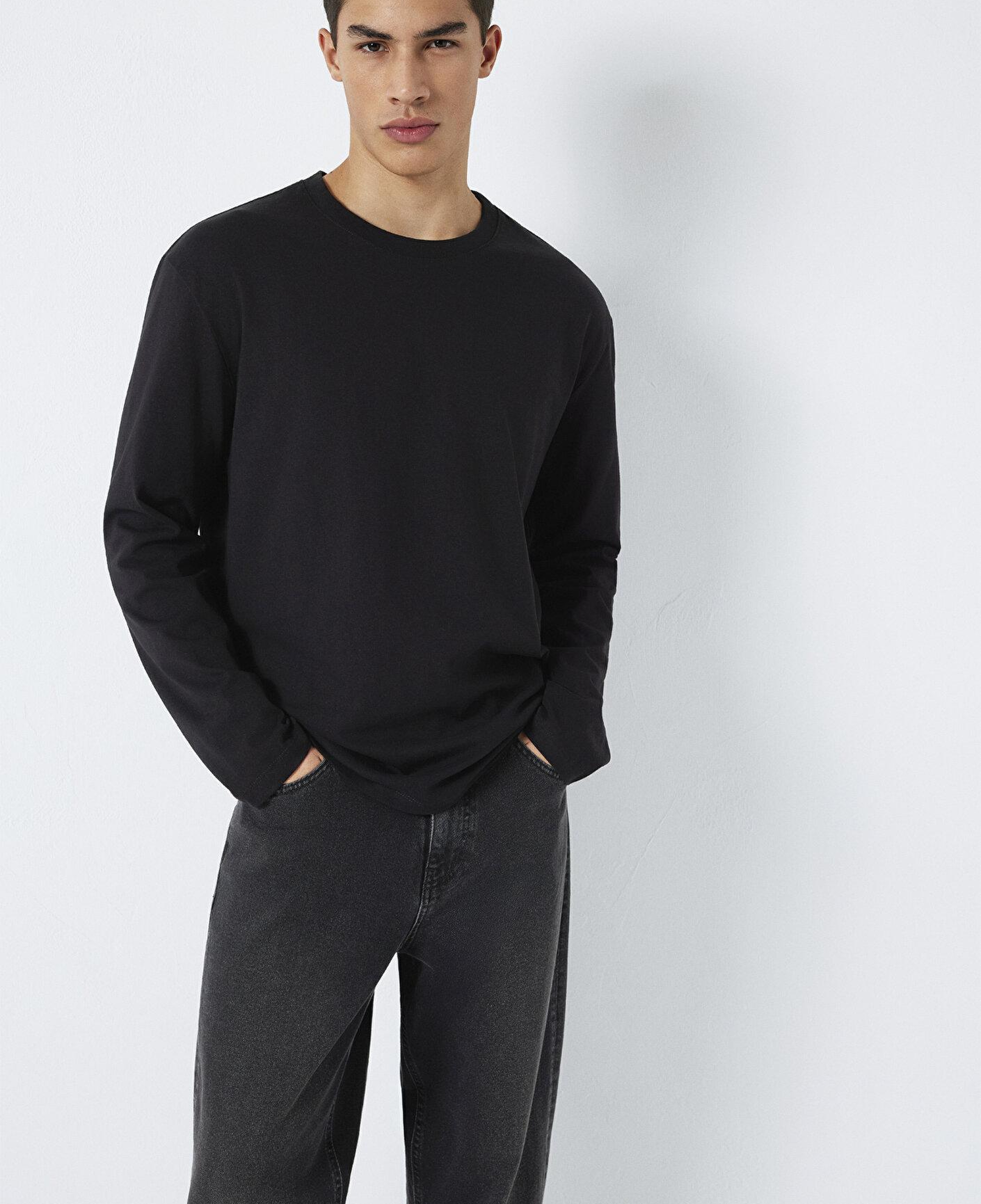 Mavi Uzun Kollu Siyah Basic Tişört Loose Fit / Bol Rahat Kesim 0613170-900