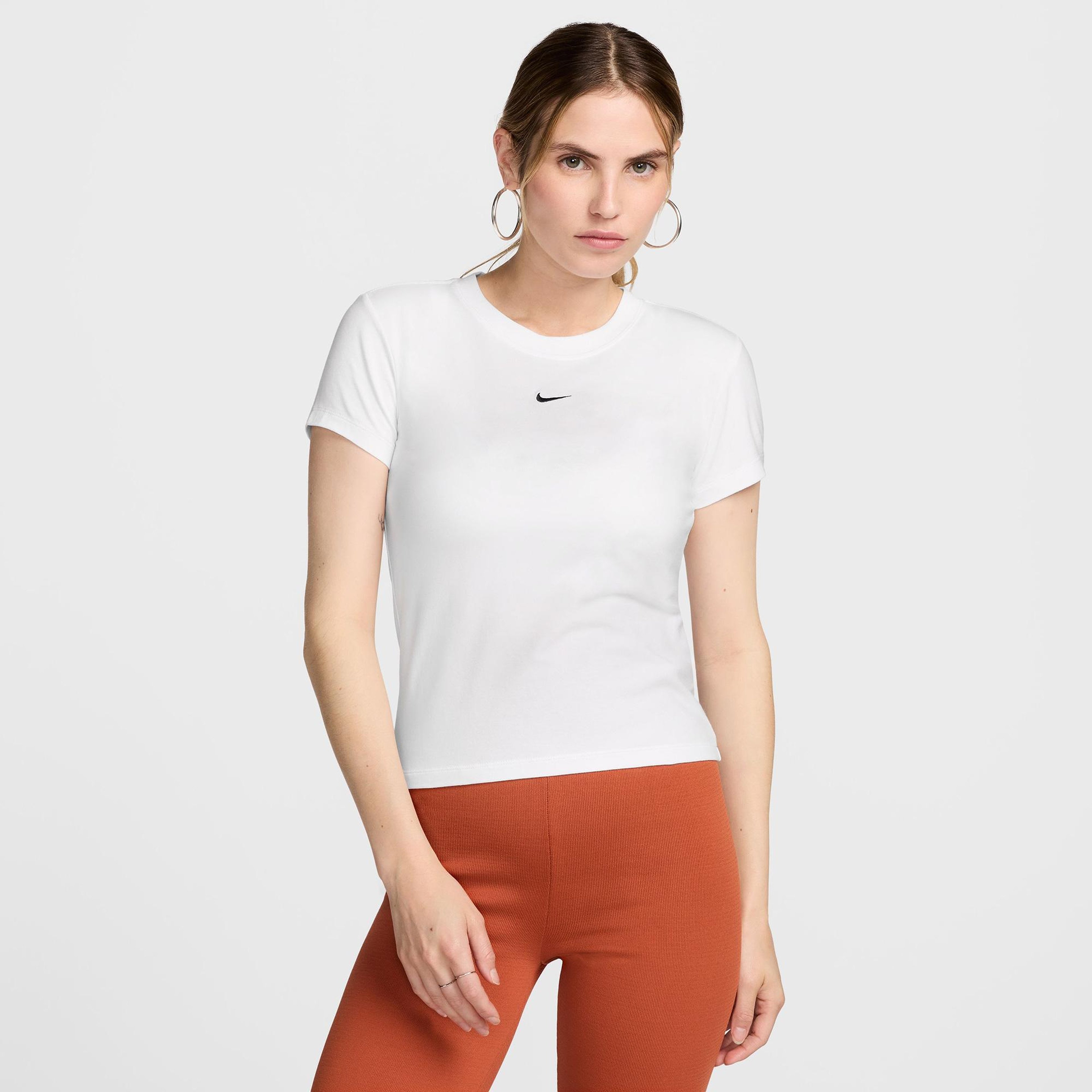 Nike Sportswear Chill Knit Kadın Beyaz T-Shirt