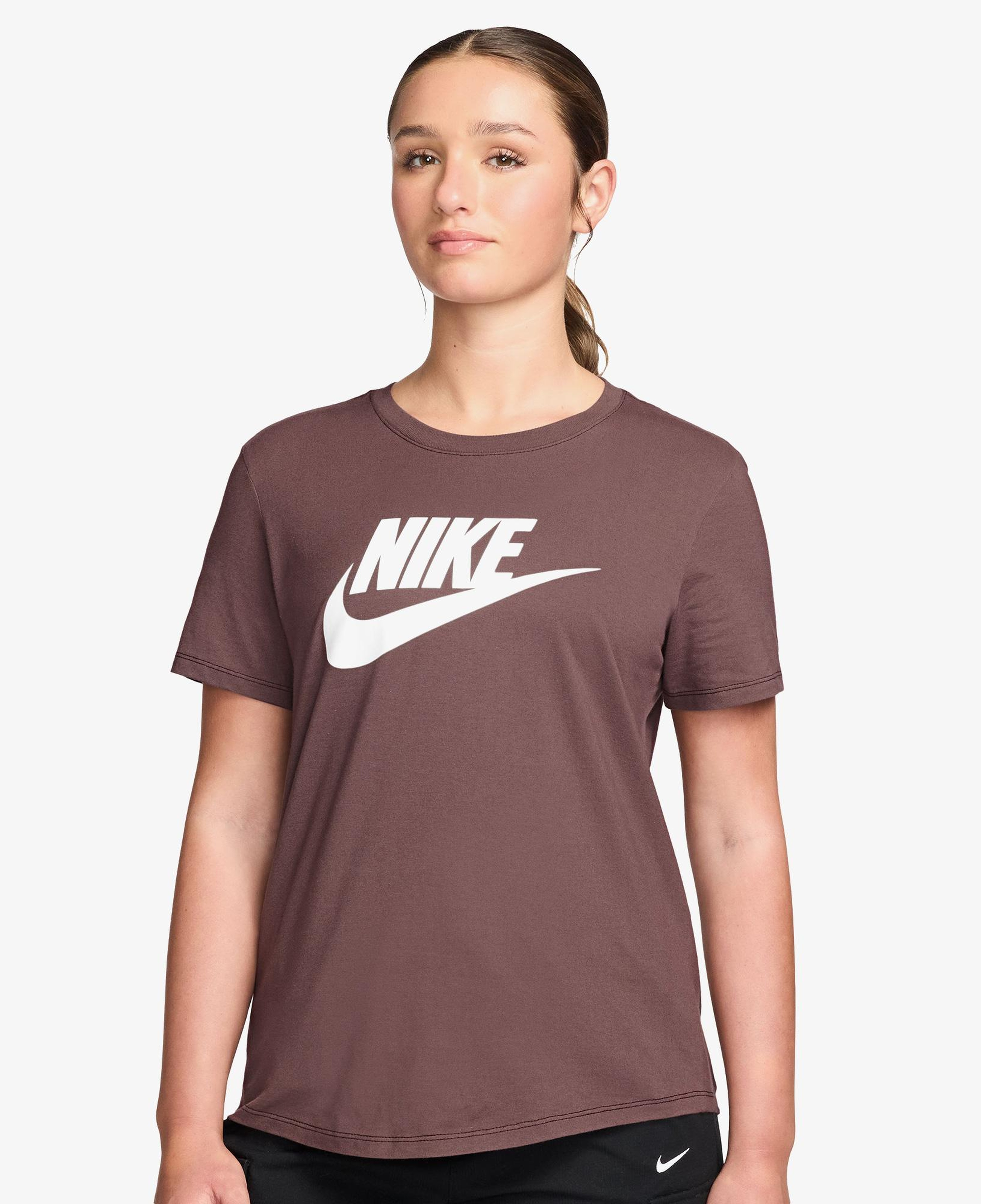 Nike Sportswear Club Essentials Icon Futura Kadın Kahverengi T-Shirt