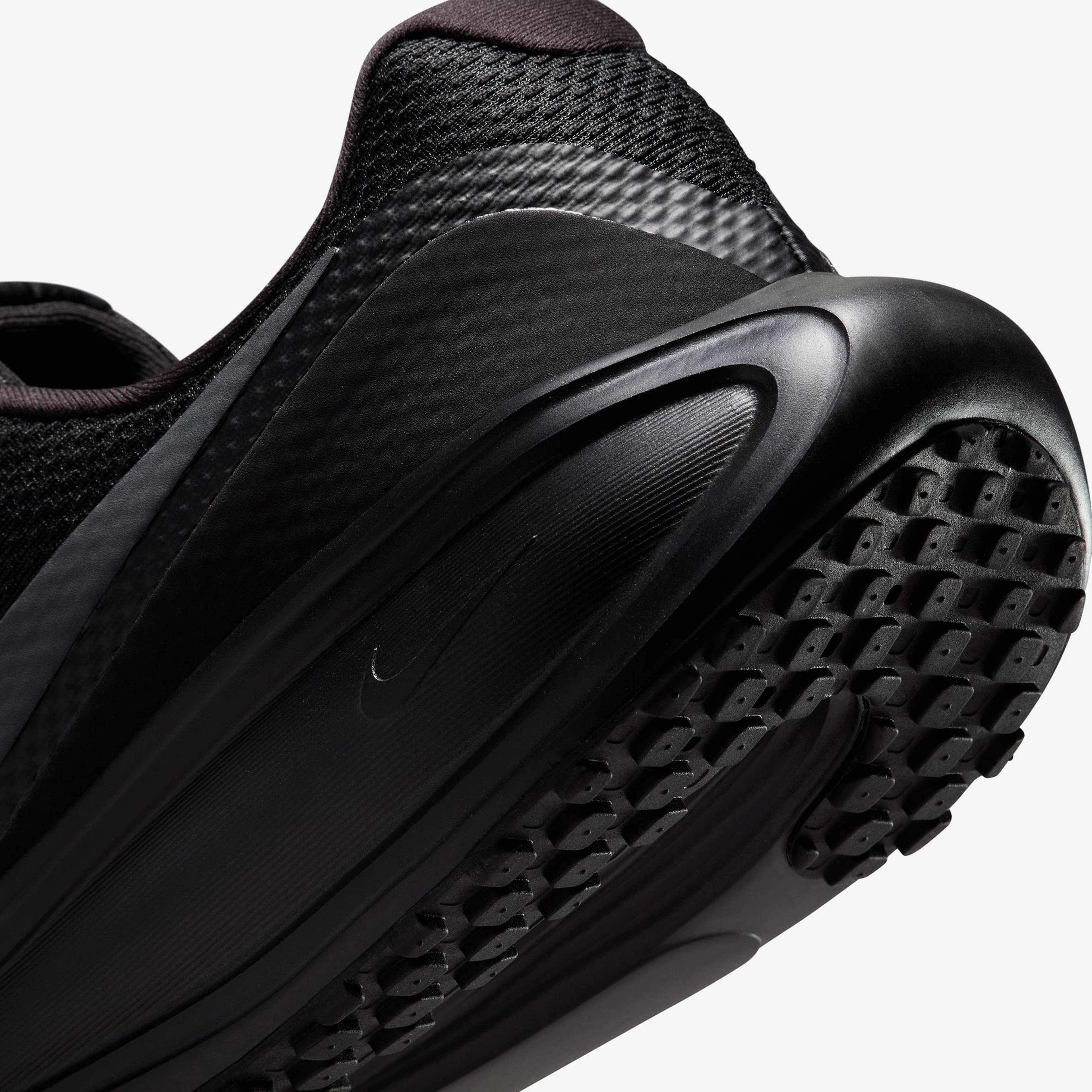 Nike Revolution 8 Erkek Siyah Koşu Ayakkabısı