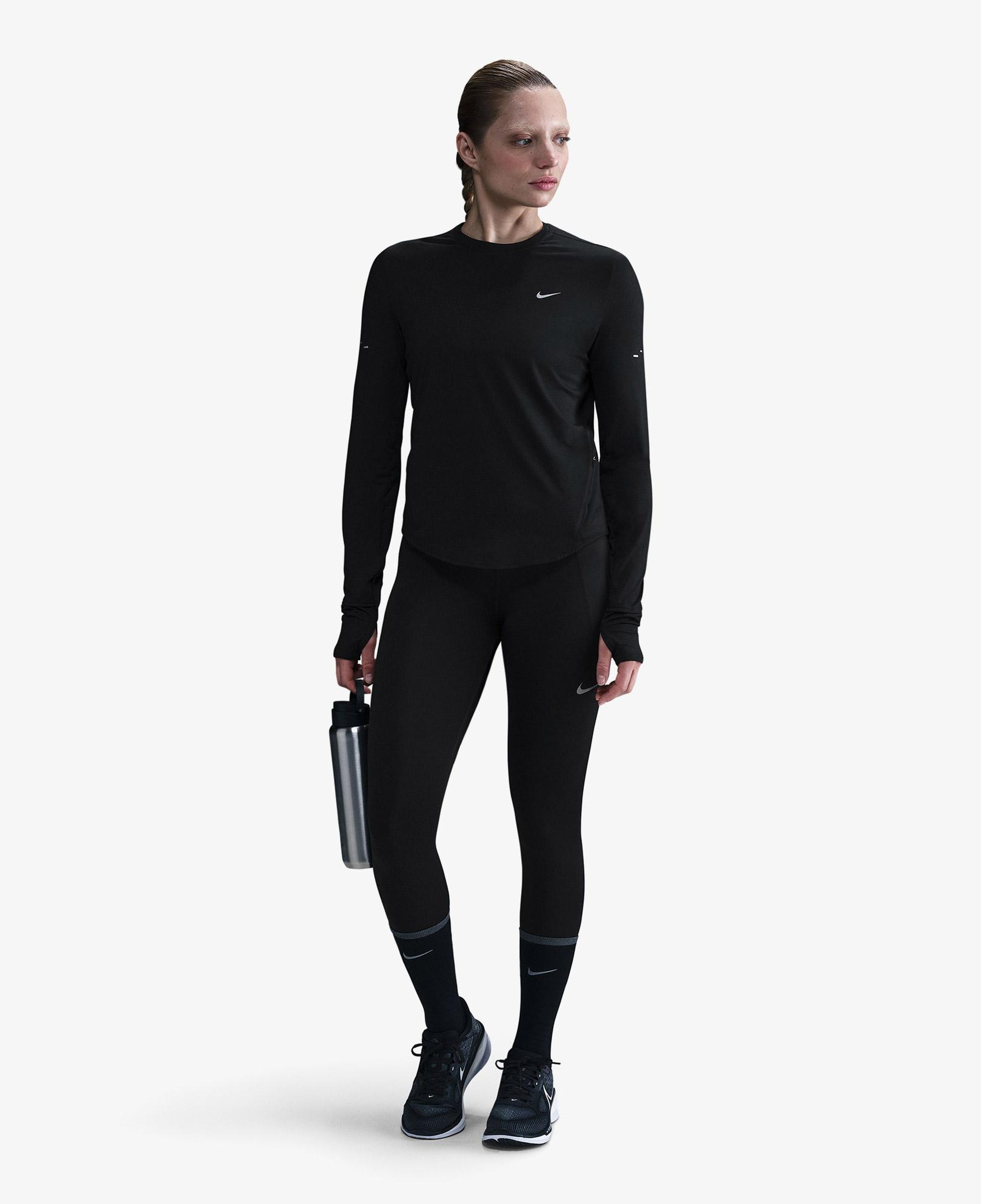 Nike Swift Dri-Fit Kadın Siyah T-Shirt
