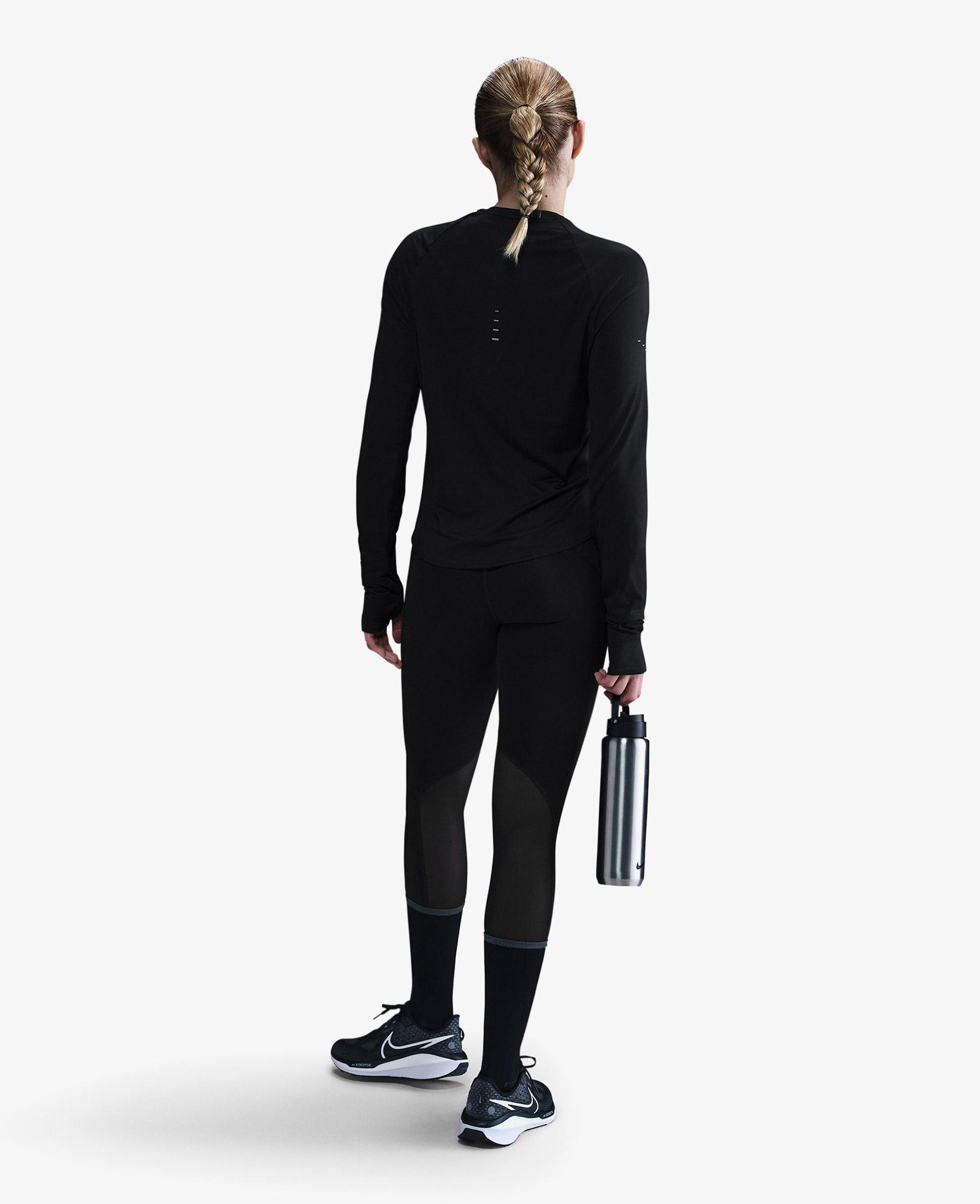 Nike Swift Dri-Fit Kadın Siyah T-Shirt