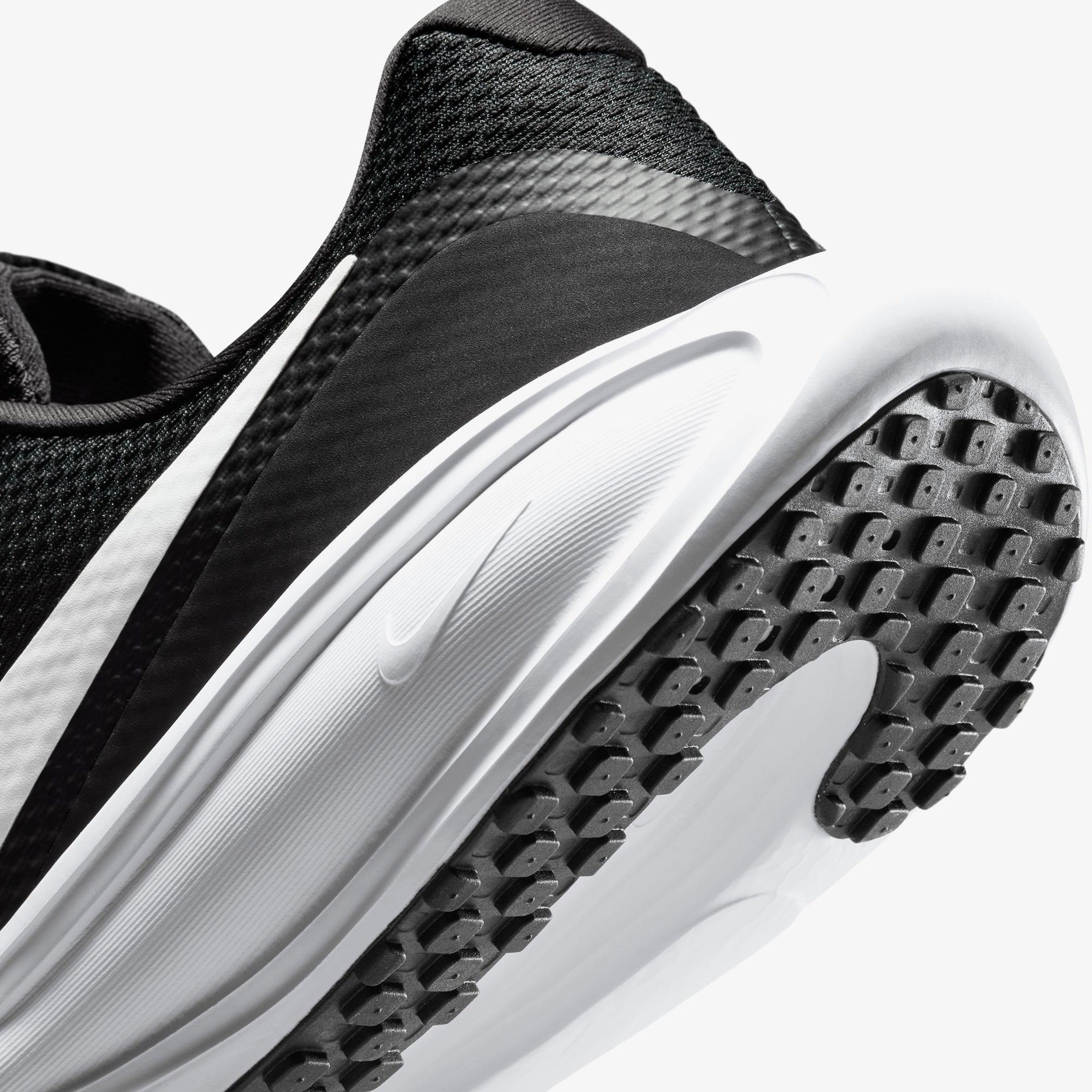 Nike Revolution 8 Erkek Siyah Koşu Ayakkabısı