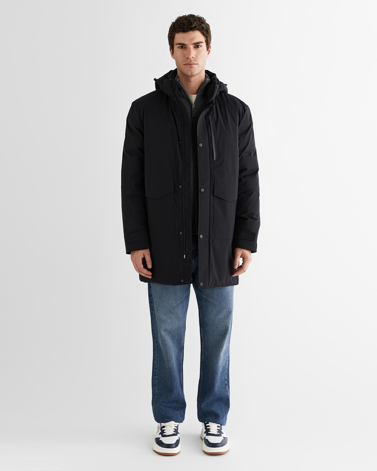 GANT Erkek Siyah Standart Fit Kapüşonlu Mont