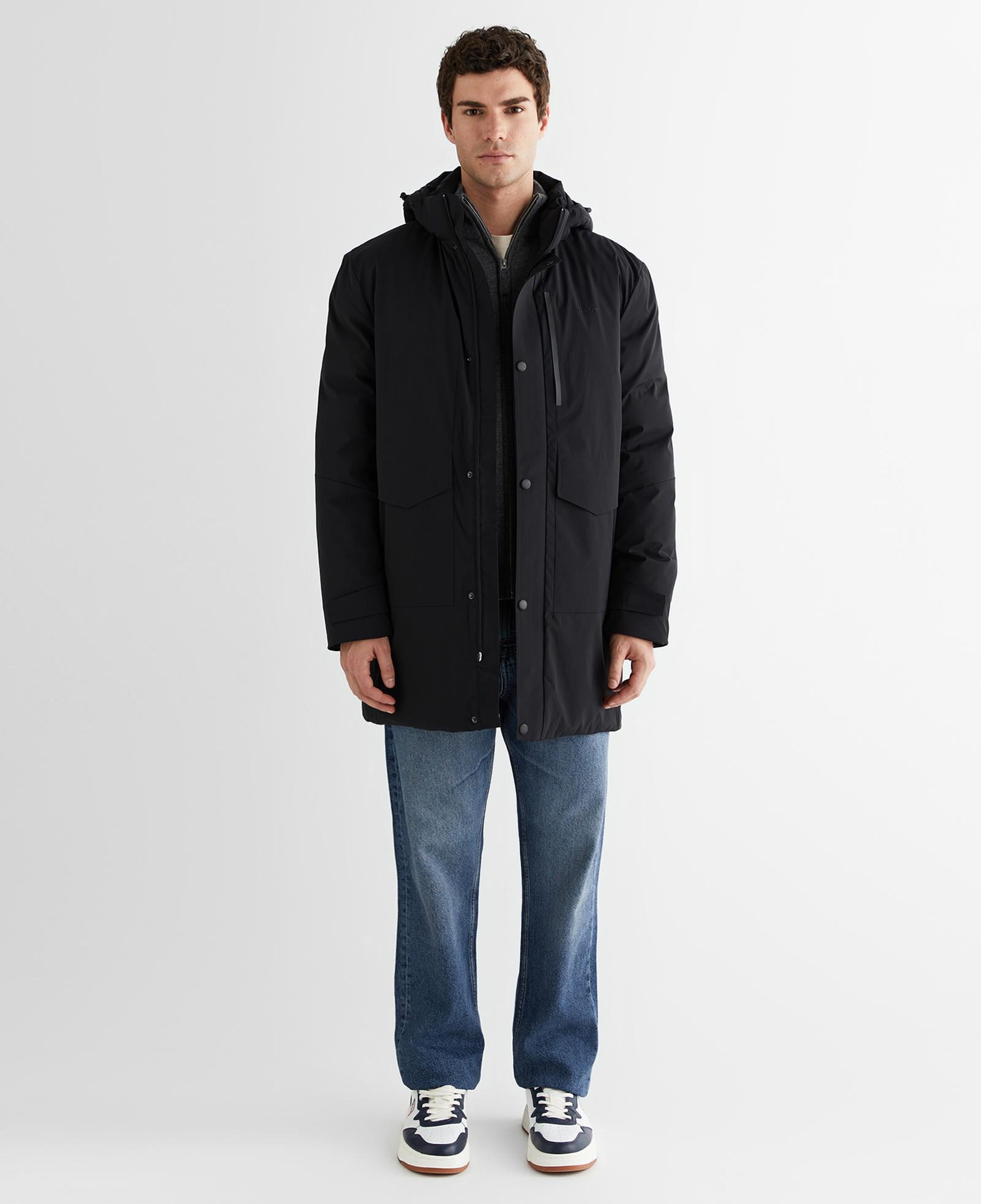 GANT Erkek Siyah Standart Fit Kapüşonlu Mont