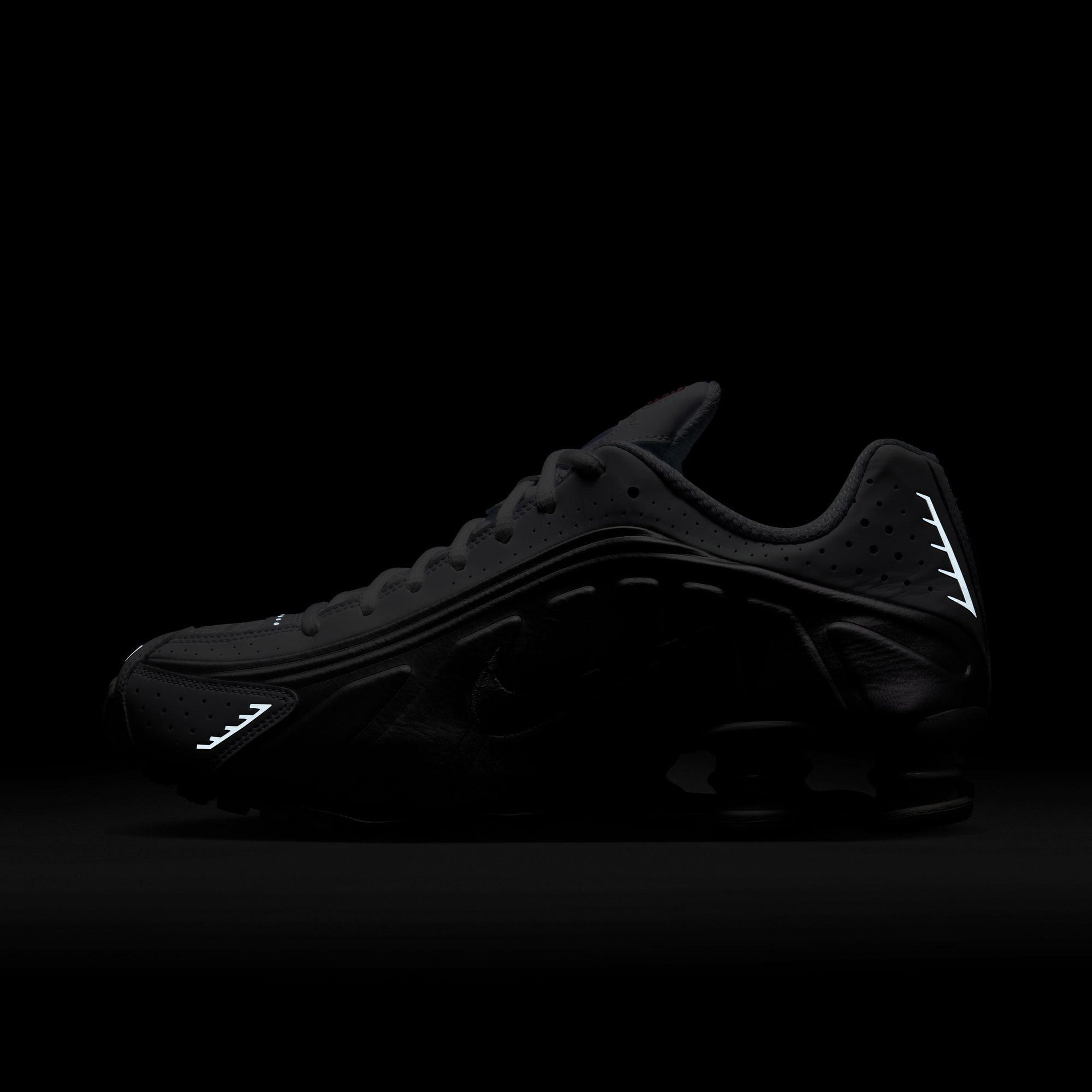 Nike Shox R4 Erkek Gri Spor Ayakkabı