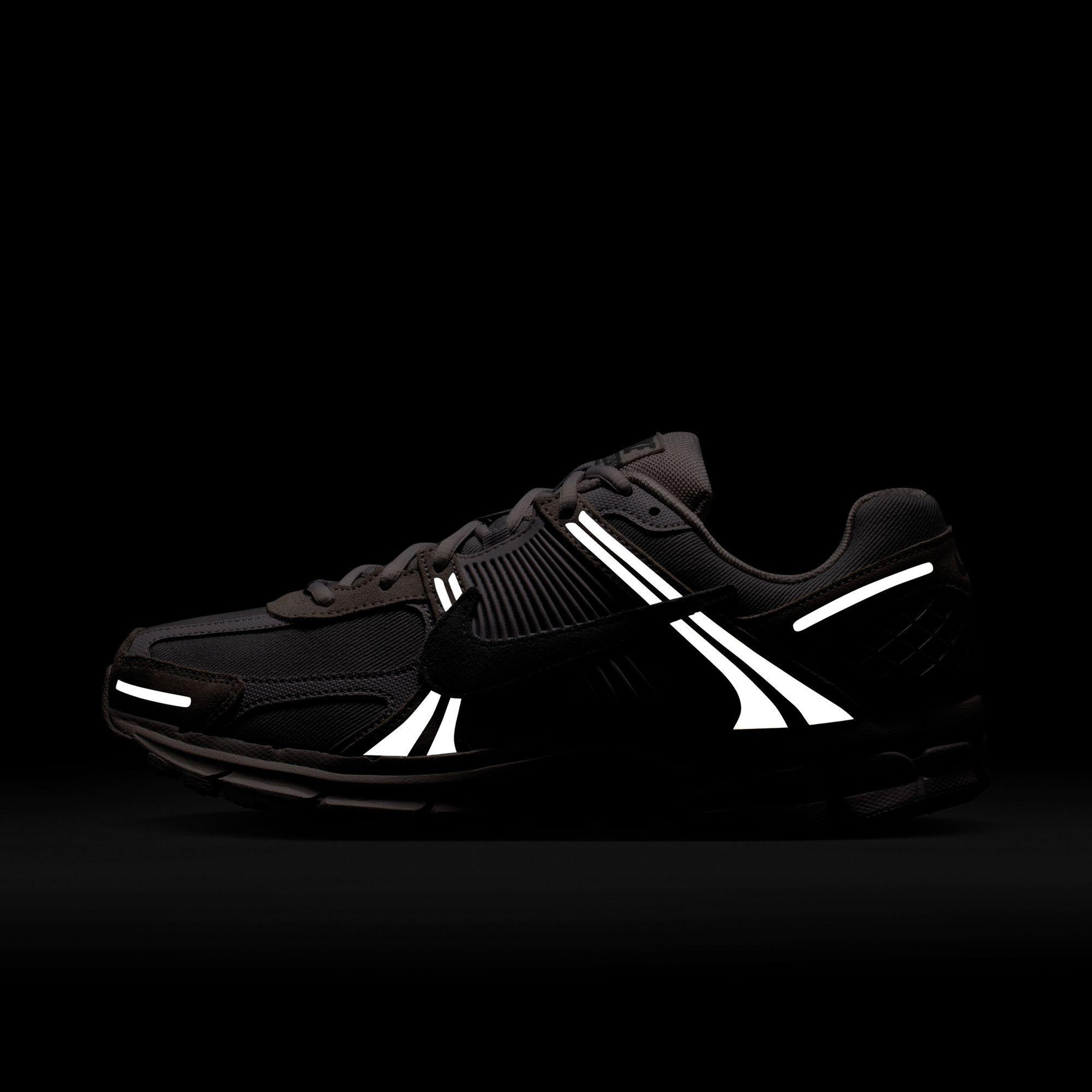 Nike Zoom Vomero 5 SE Erkek Gri Spor Ayakkabı
